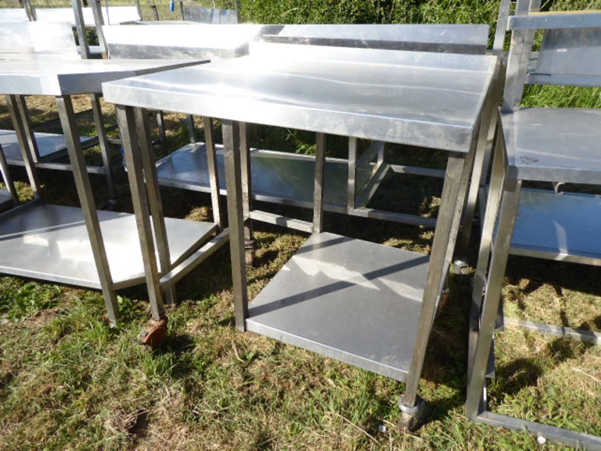 Mobile stainless steel preparation table with shelf under, 900mm wide, 750mm deep and 900mm high - Image 2 of 2