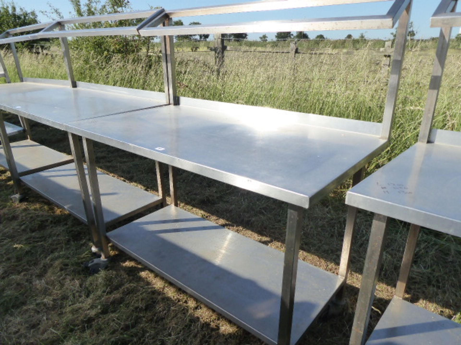 Stainless steel mobile food preparation station with a sloped shelf for Gastronorm pots and shelf - Image 2 of 2