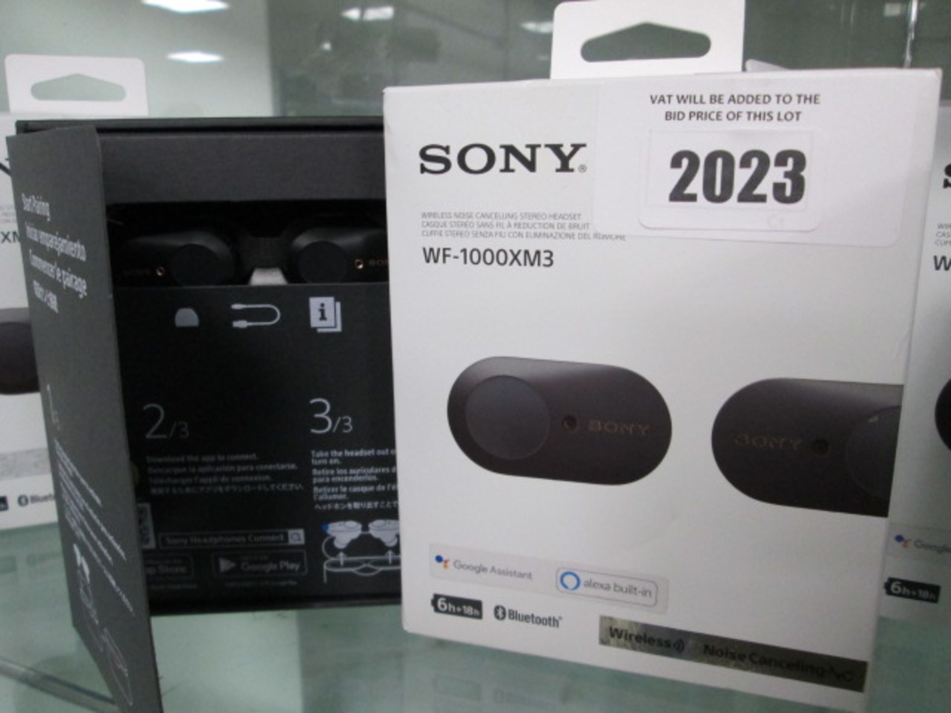 Sony WF-1000XM3 wireless noise cancelling stereo headset with charging case, spare eartips and box