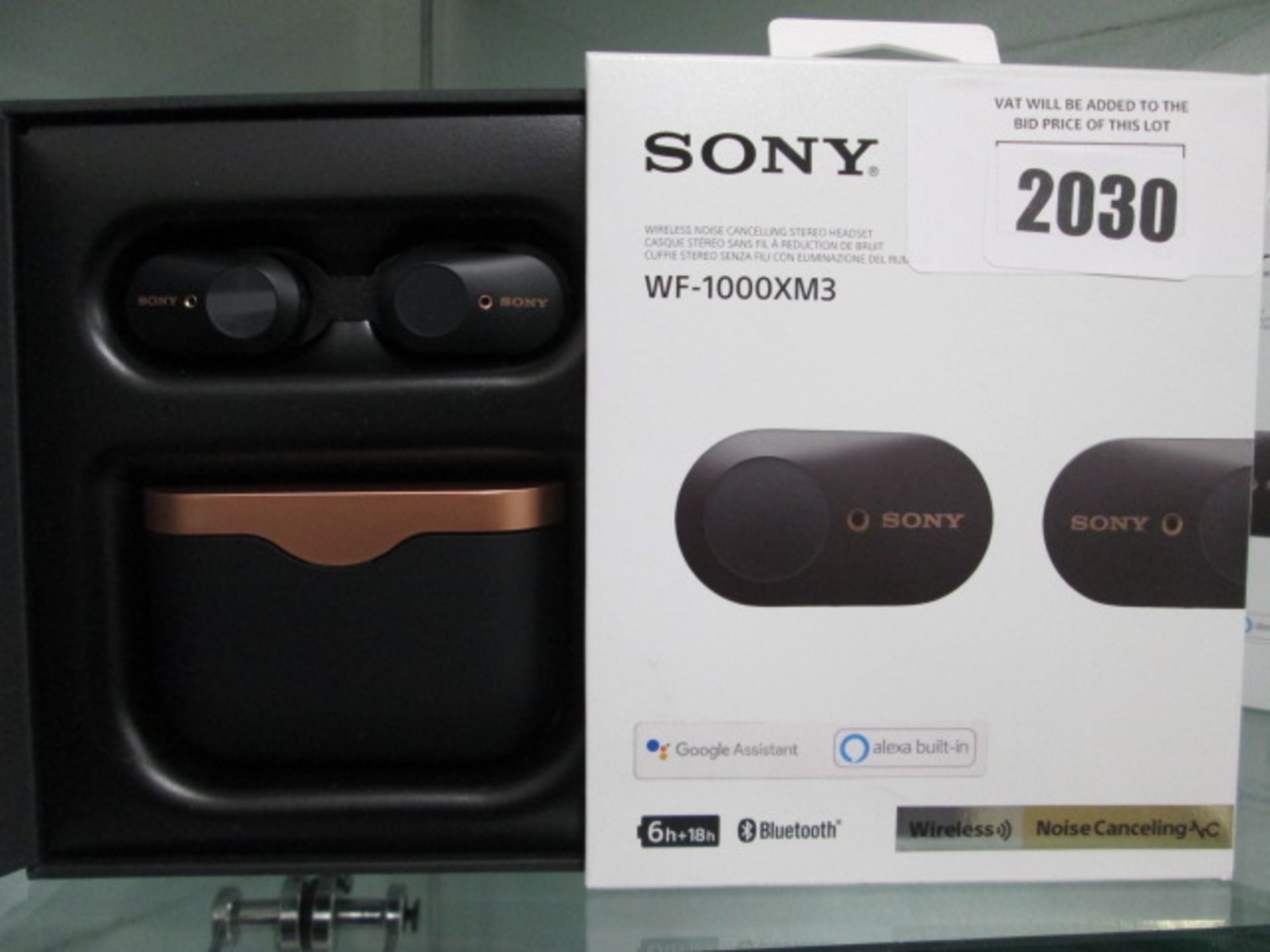 Sony WF-1000XM3 wireless noise cancelling stereo headset with charging case, spare eartips and box