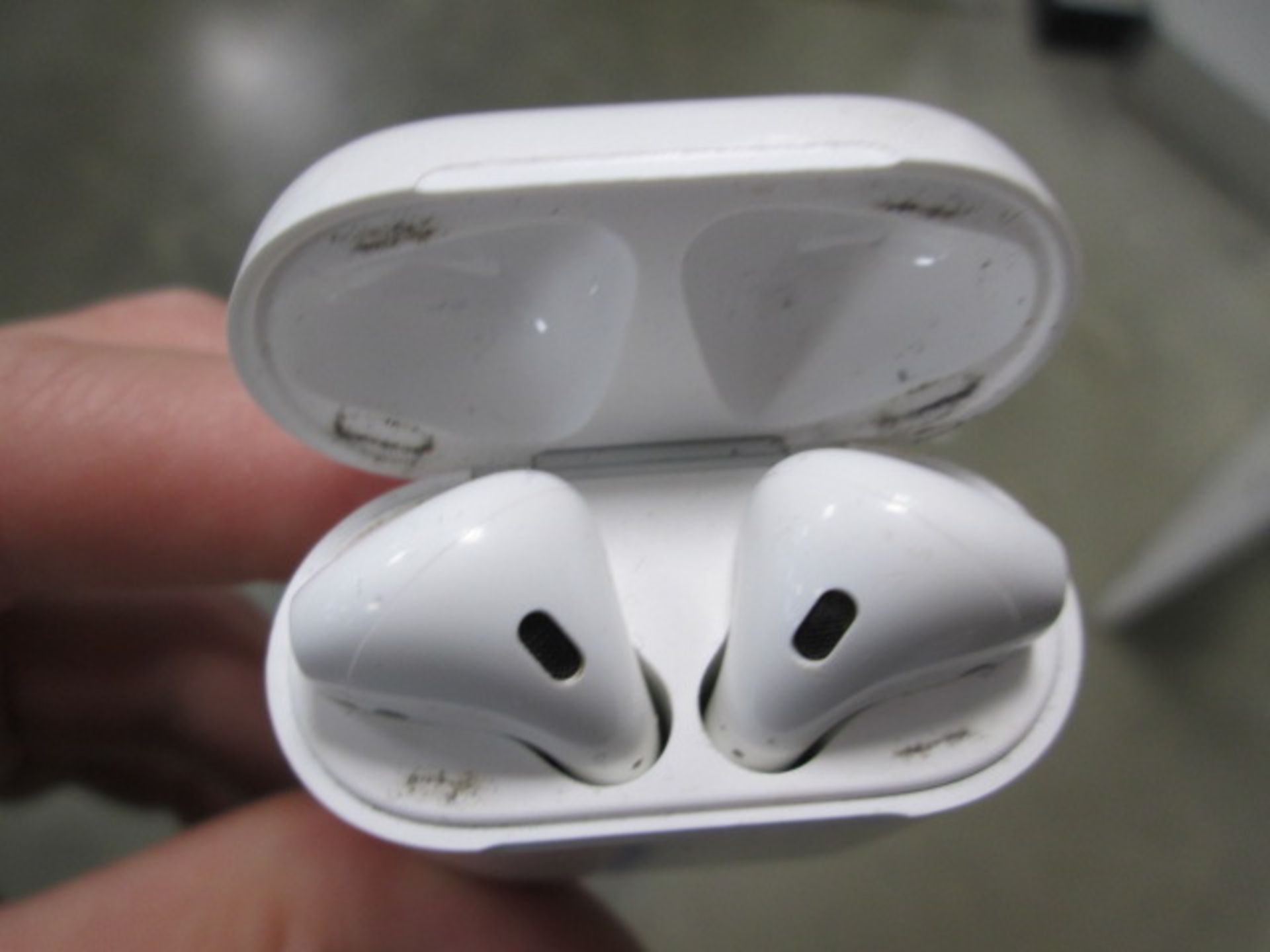 Apple Airpords 1st generation with charging case - Image 2 of 3