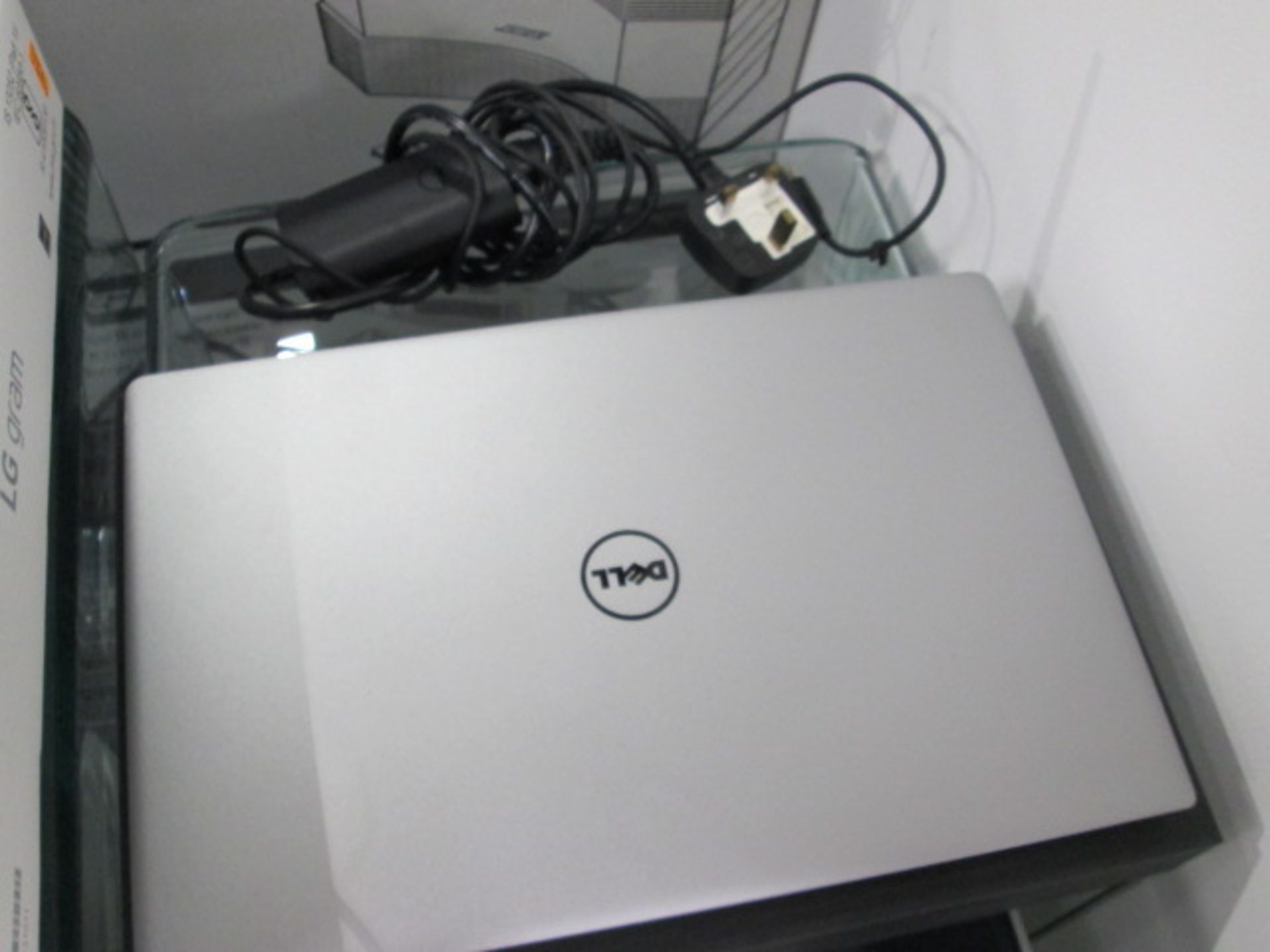 Dell XBS 13 laptop core i7 8th generation processor with power supply and case (laptop has damaged - Image 3 of 4