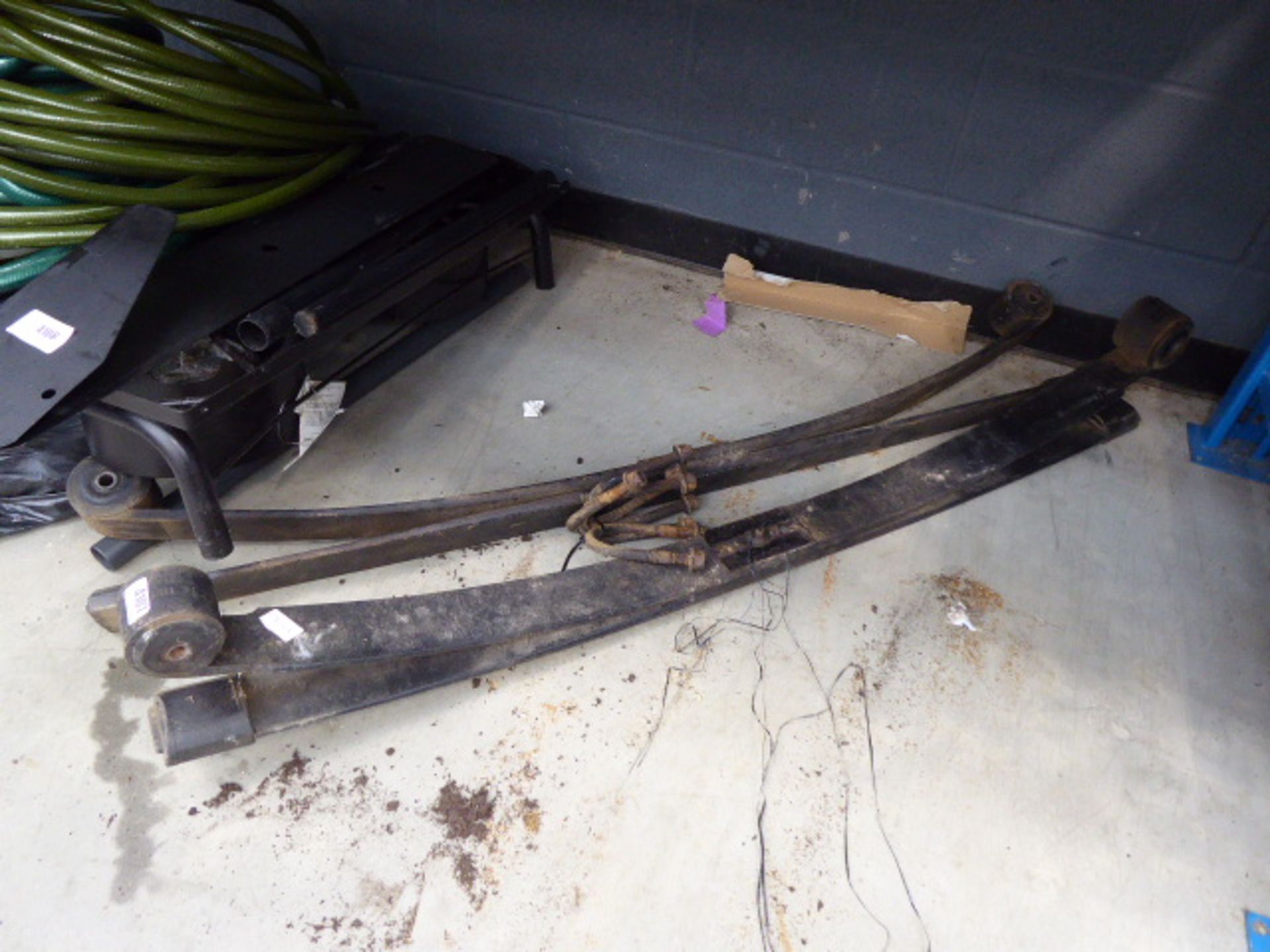 2 van leaf springs