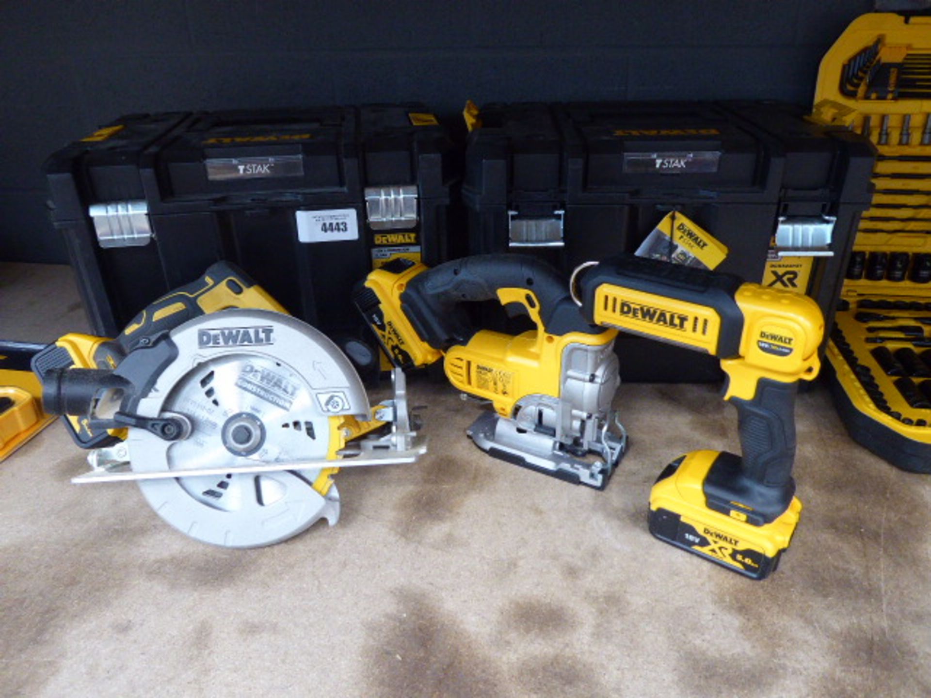 Dewalt toolkit inc. circular saw, jigsaw, torch, 3 batteries and no charger