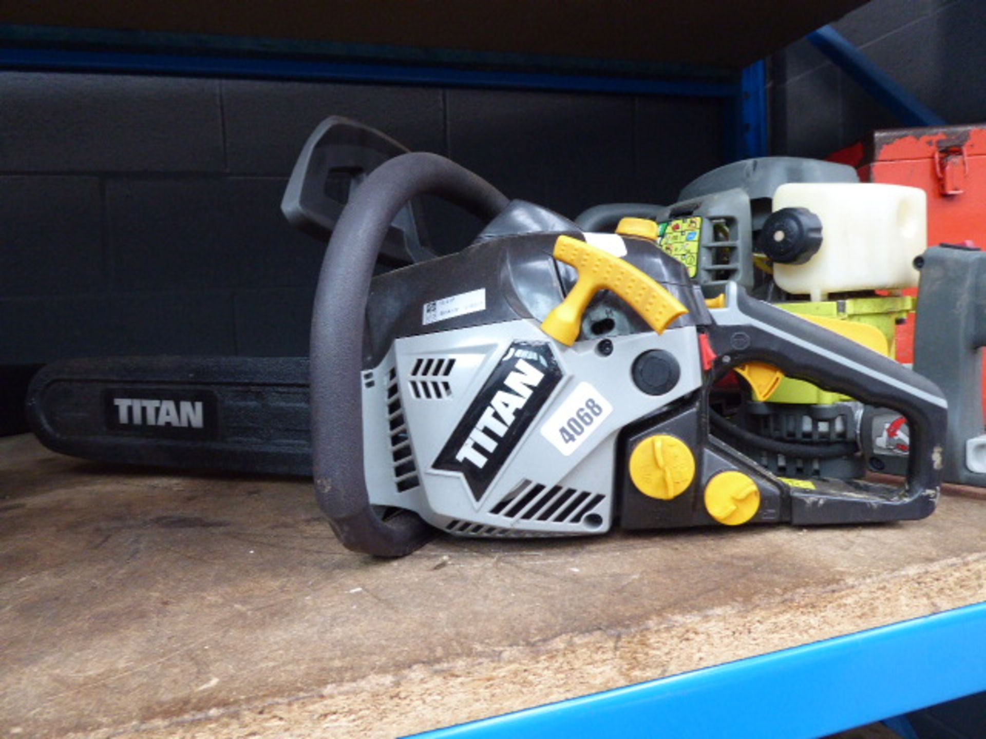 4090 Titan petrol powered chainsaw