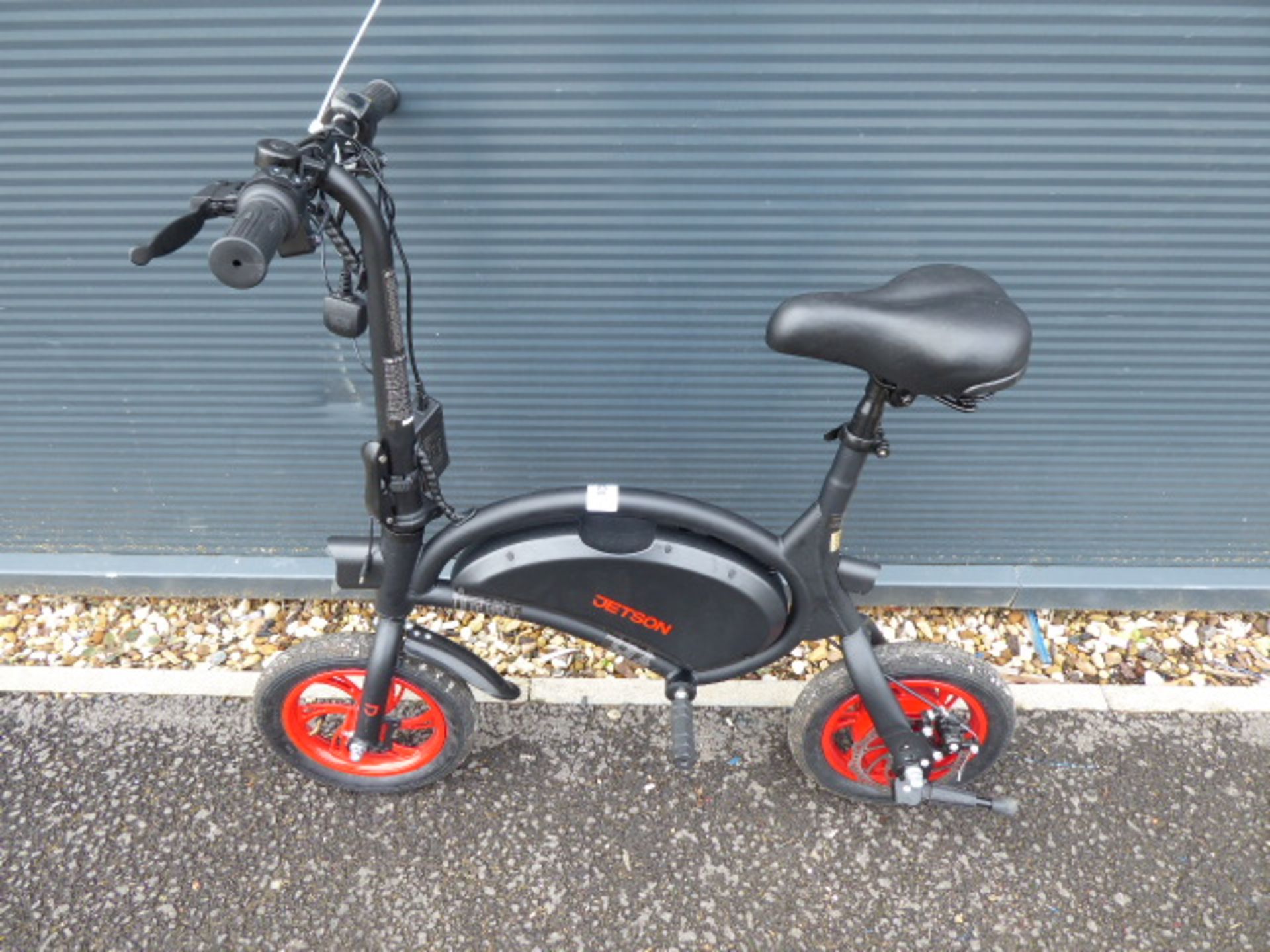 Bolt small electric cycle with charger