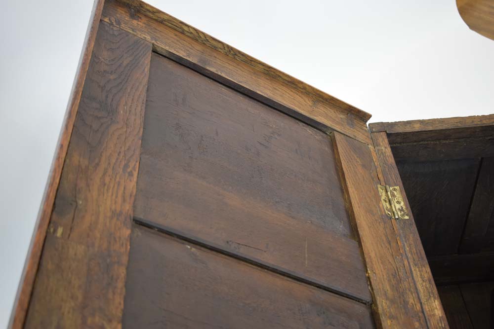 A 20th century oak and panelled coffer decorated with carved foliate carvings throughout, l. - Image 7 of 8