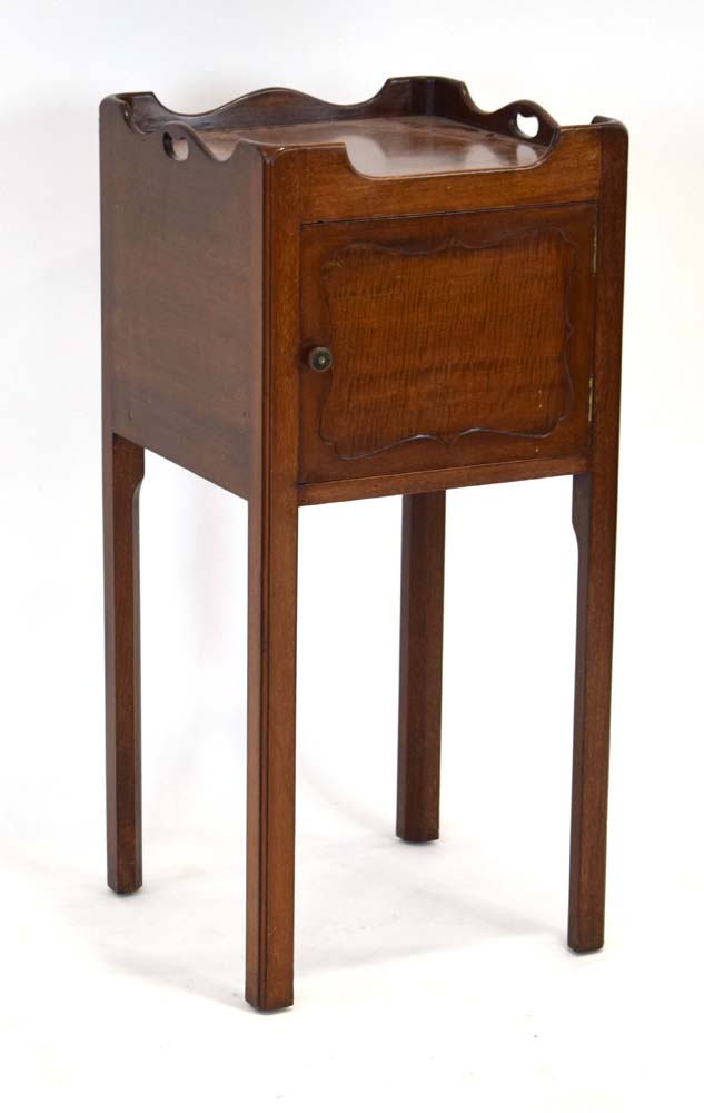 A Georgian-type mahogany pot cupboard on chamfered legs, h.