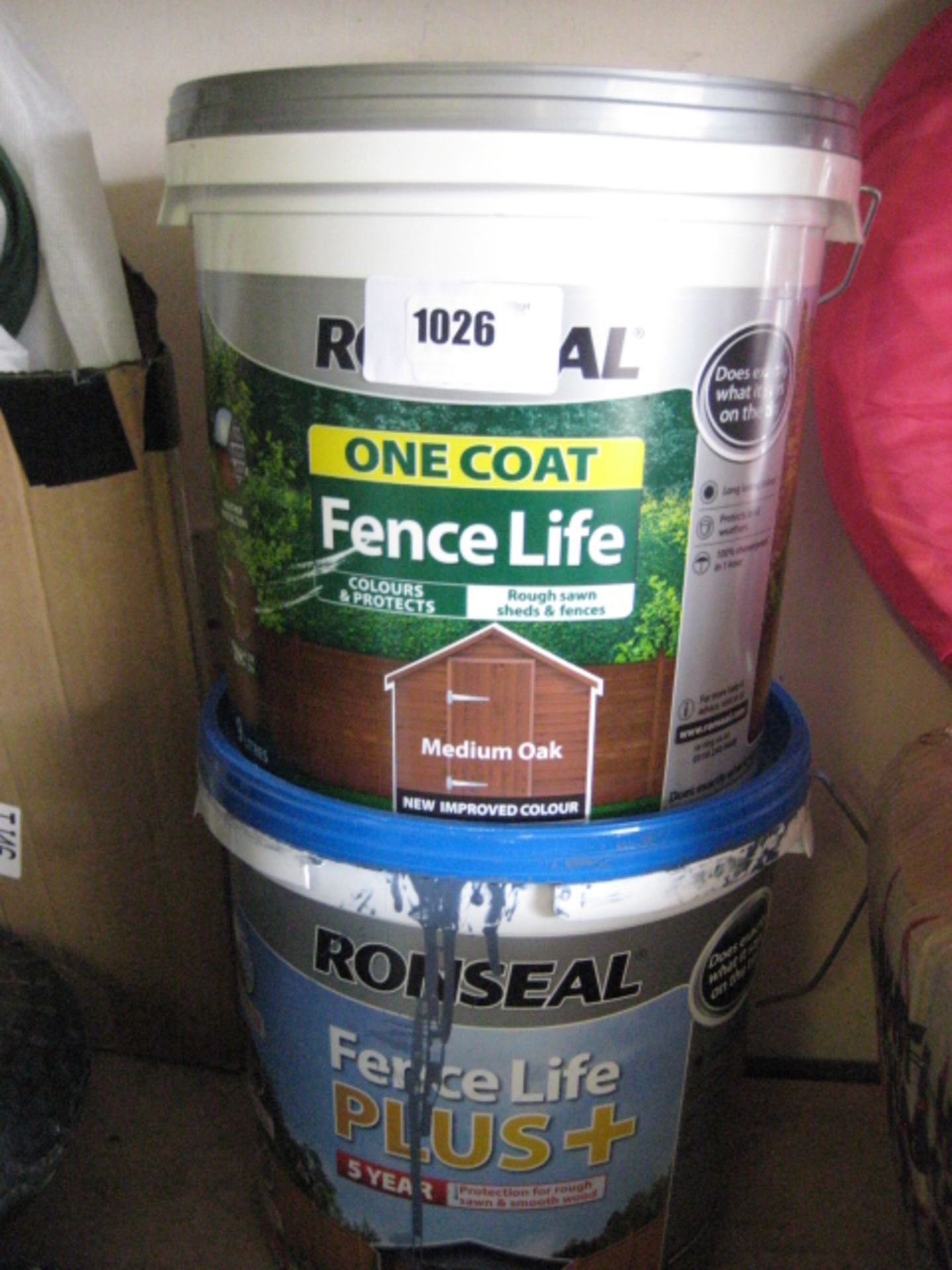 (1058) Tub of Ronseal 1 coat fence paint in medium oak with similar tub of Ronseal 1 coat fence life