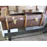 (2106) Twin handled vintage luggage case