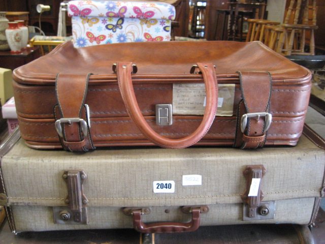 (2109) 2 vintage luggage cases