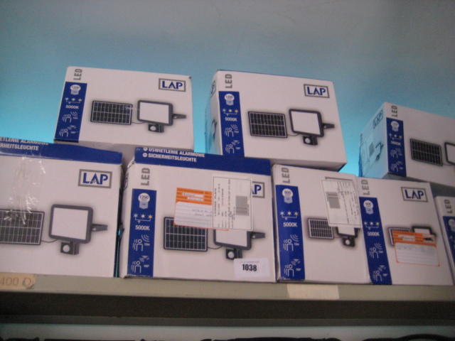 8 boxed LED solar powered lights