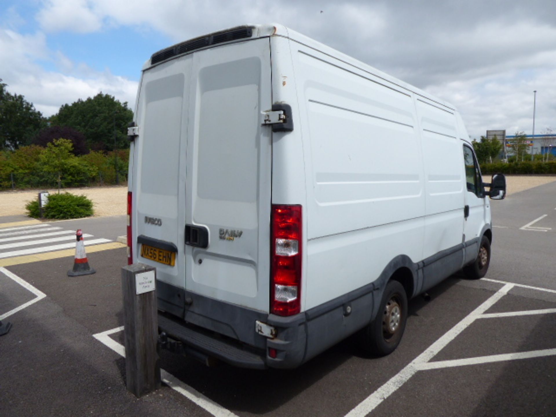 NX56 EHN (2006) Iveco Euro4 van, diesel in white MOT: 27/01/2021 - Image 3 of 7