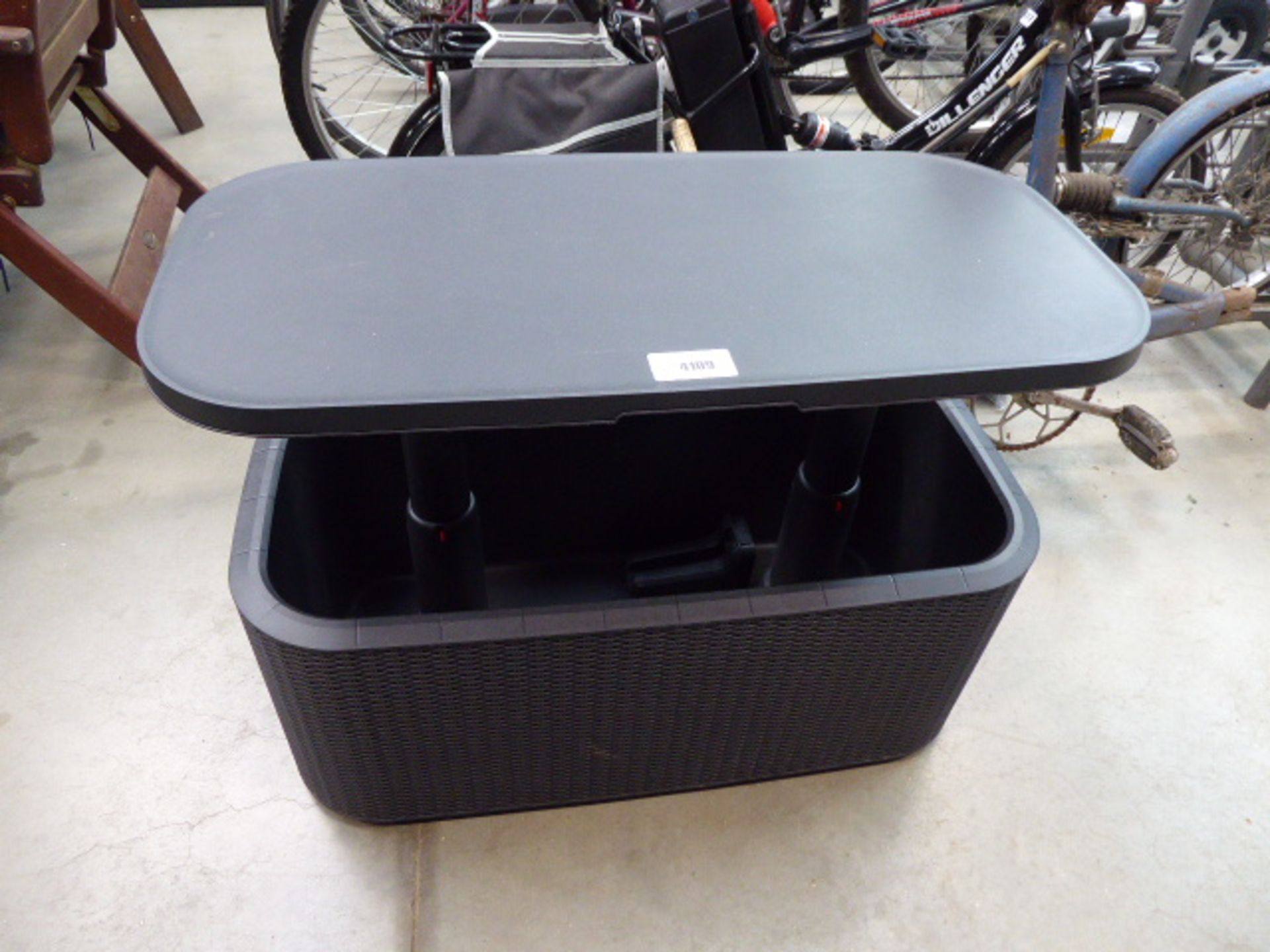 rattan effect plastic table/storage box