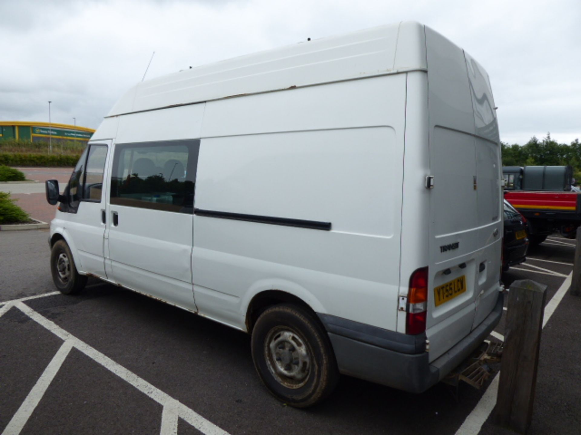 YT55 LCW (2005) Ford Transit, 2402cc diesel in white MOT: 10/10/20 - Image 4 of 9