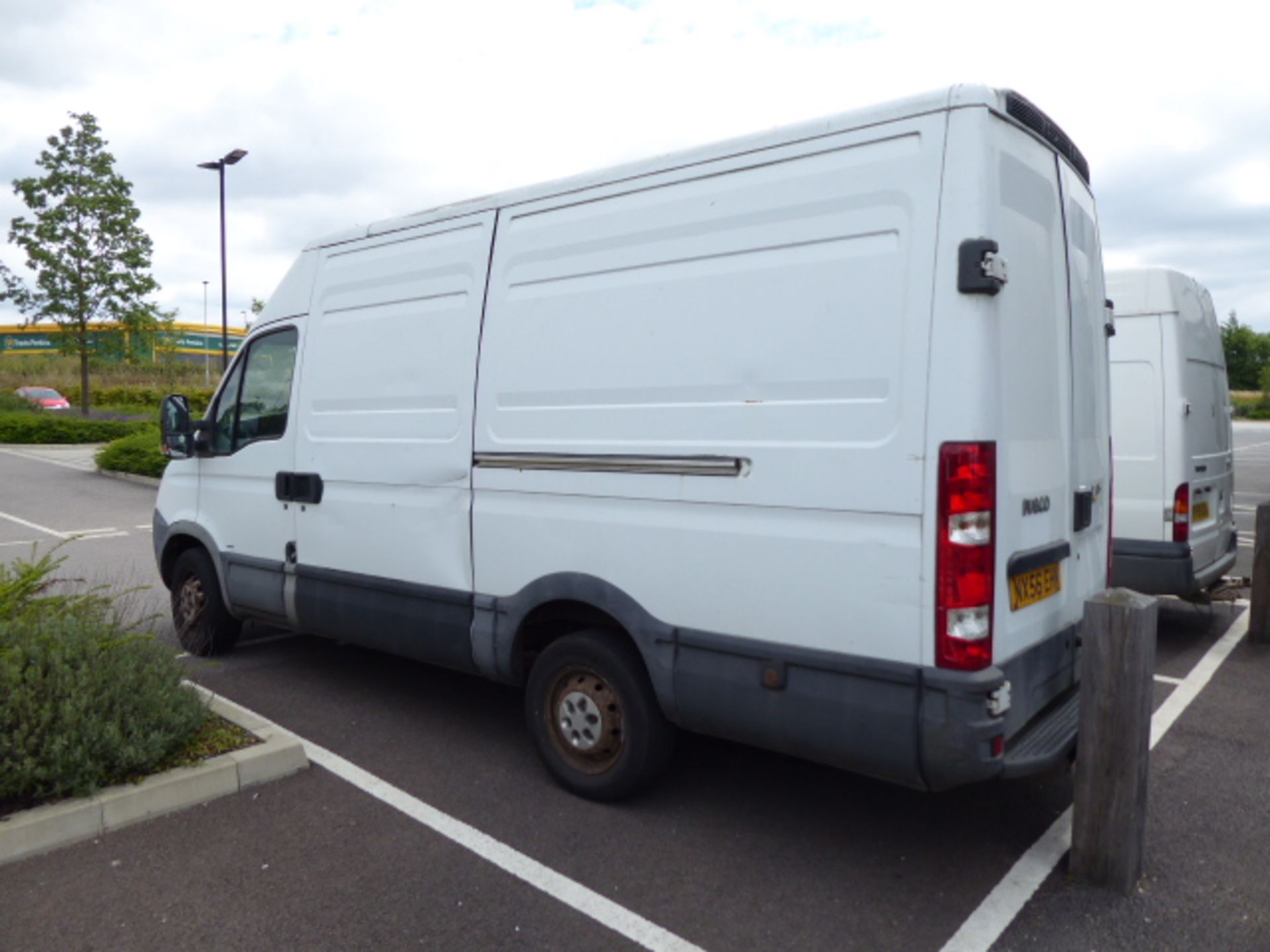 NX56 EHN (2006) Iveco Euro4 van, diesel in white MOT: 27/01/2021 - Image 4 of 7