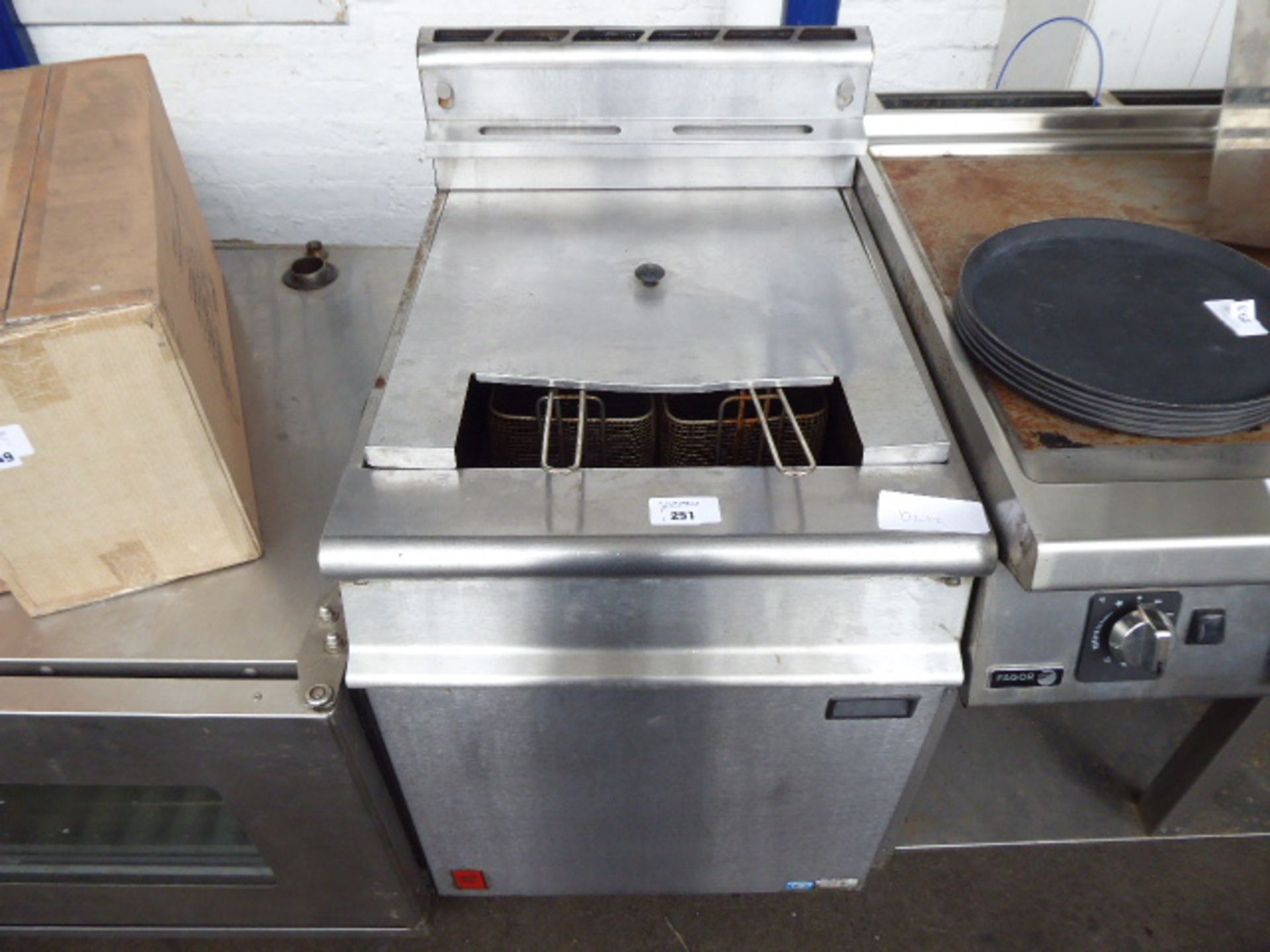 60cm gas Falcon large single well fryer with 2 baskets