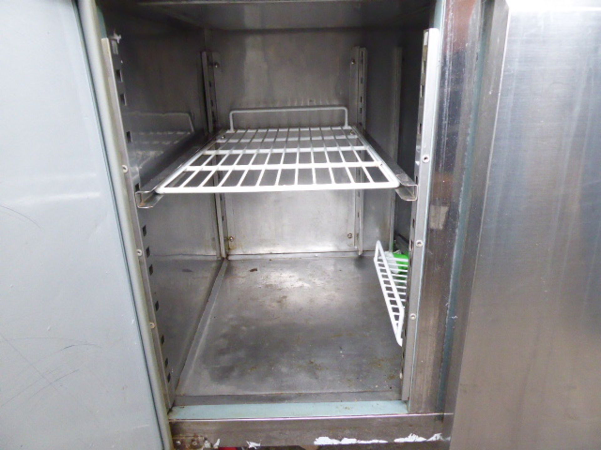 140cm Tefcold refrigerated pizza preparation/salad counter with cold well top and 2 cupboards - Image 2 of 4