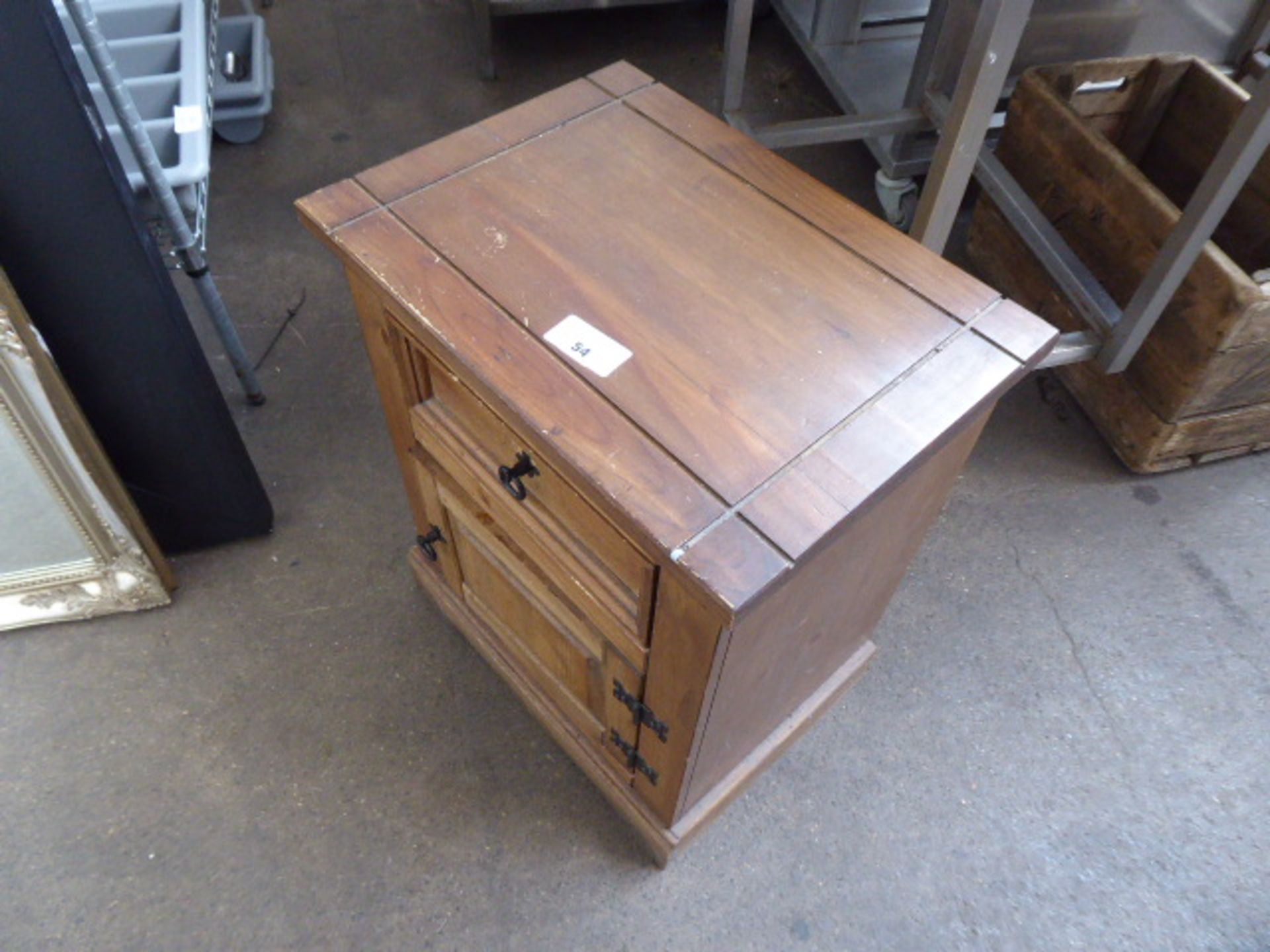 Small domestic type side cabinet - Image 3 of 3