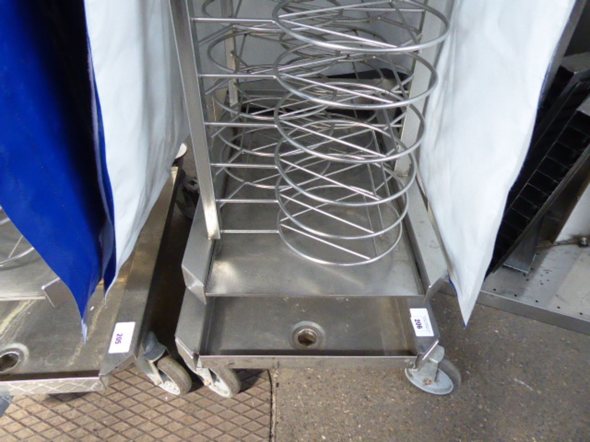 Single mobile plate stand with fitted plastic cover, Rational 20 grid combination ovens - Image 2 of 2