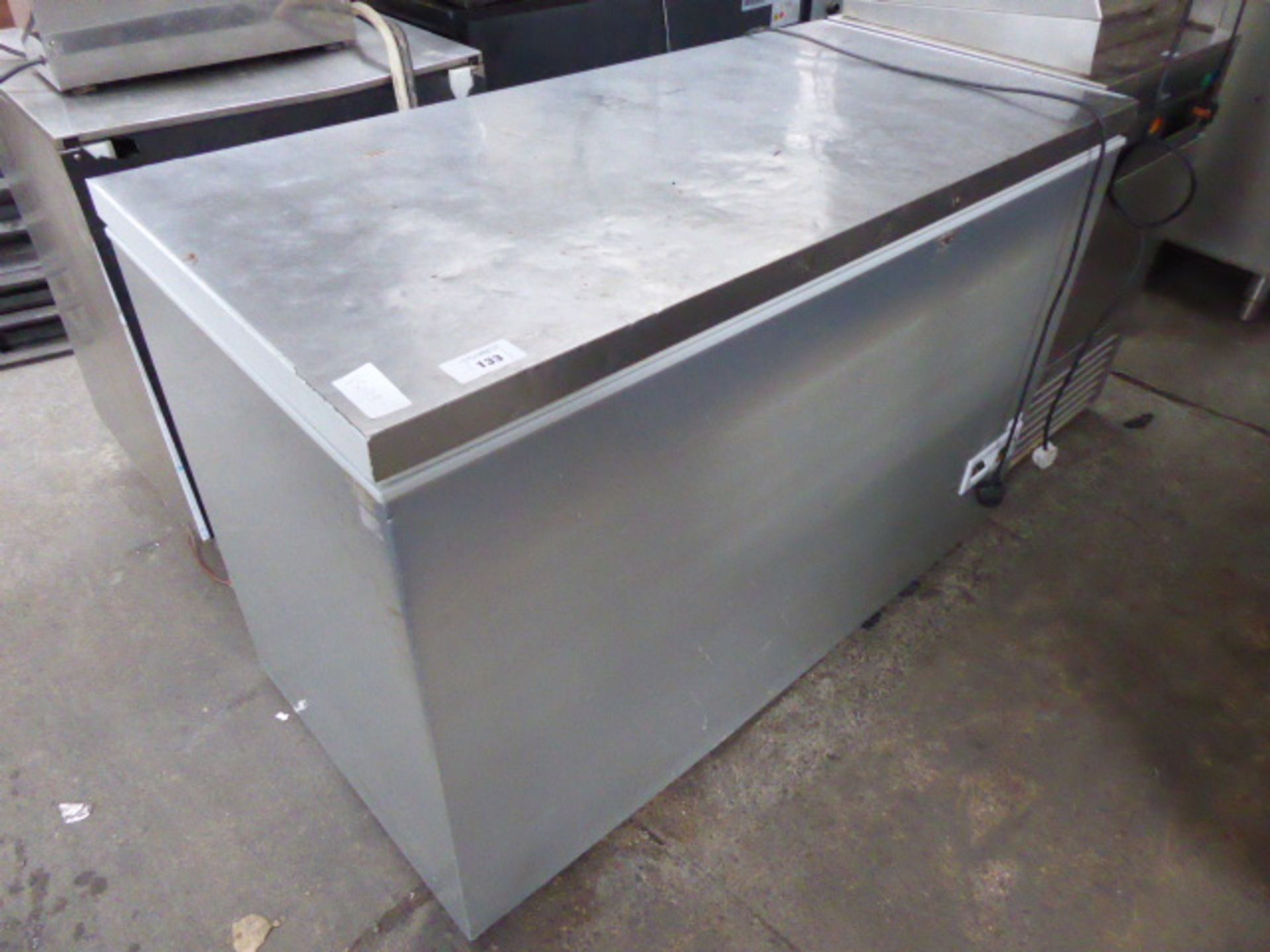 125cm chest freezer (186)