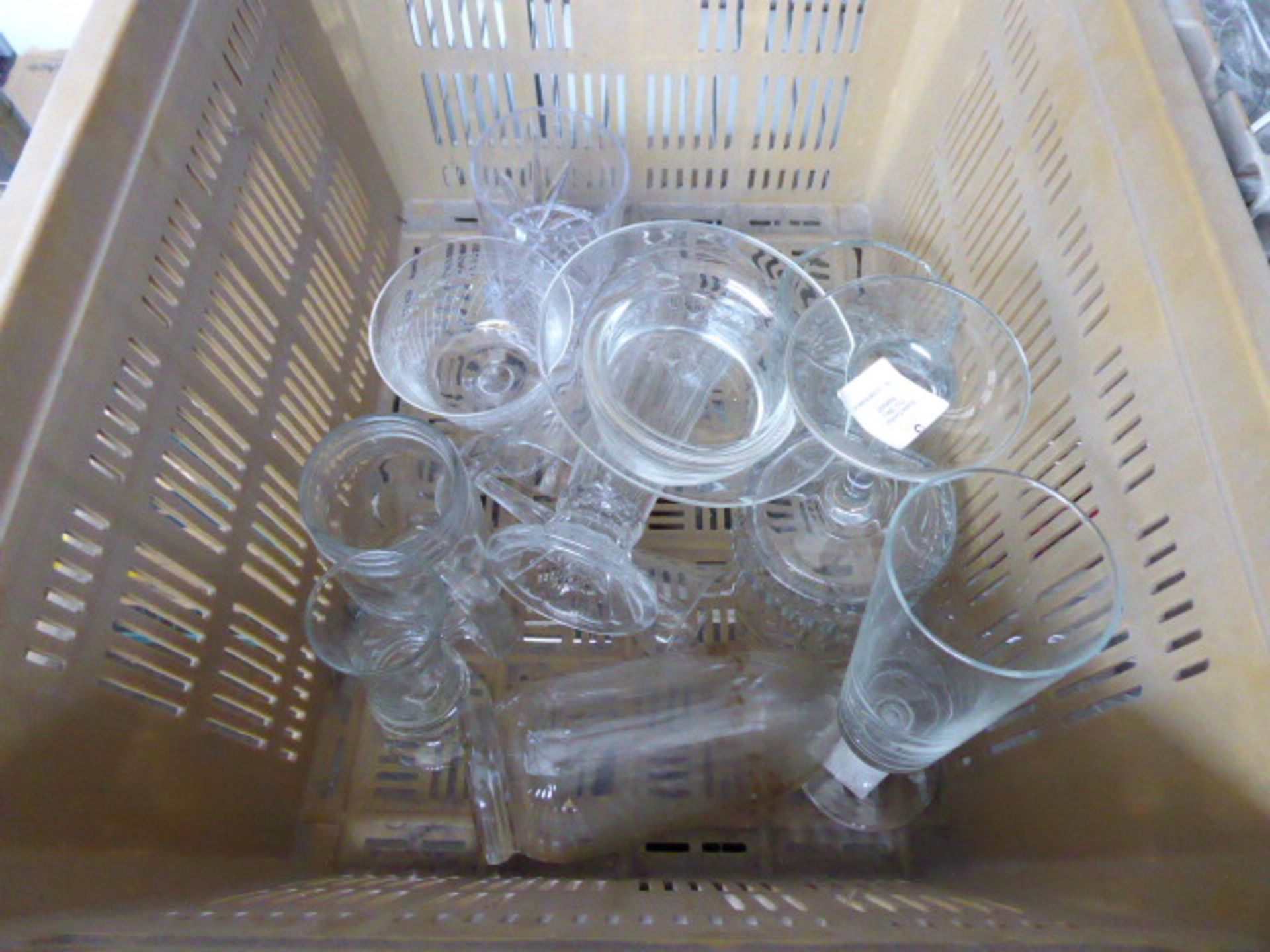 2 plastic stacking trays of assorted glassware - Image 3 of 4