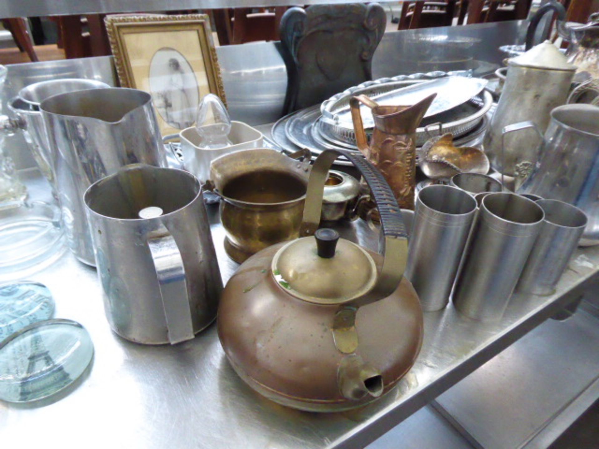 Table top display of assorted collectable items and metalwares including serving platters, pewter - Image 5 of 5