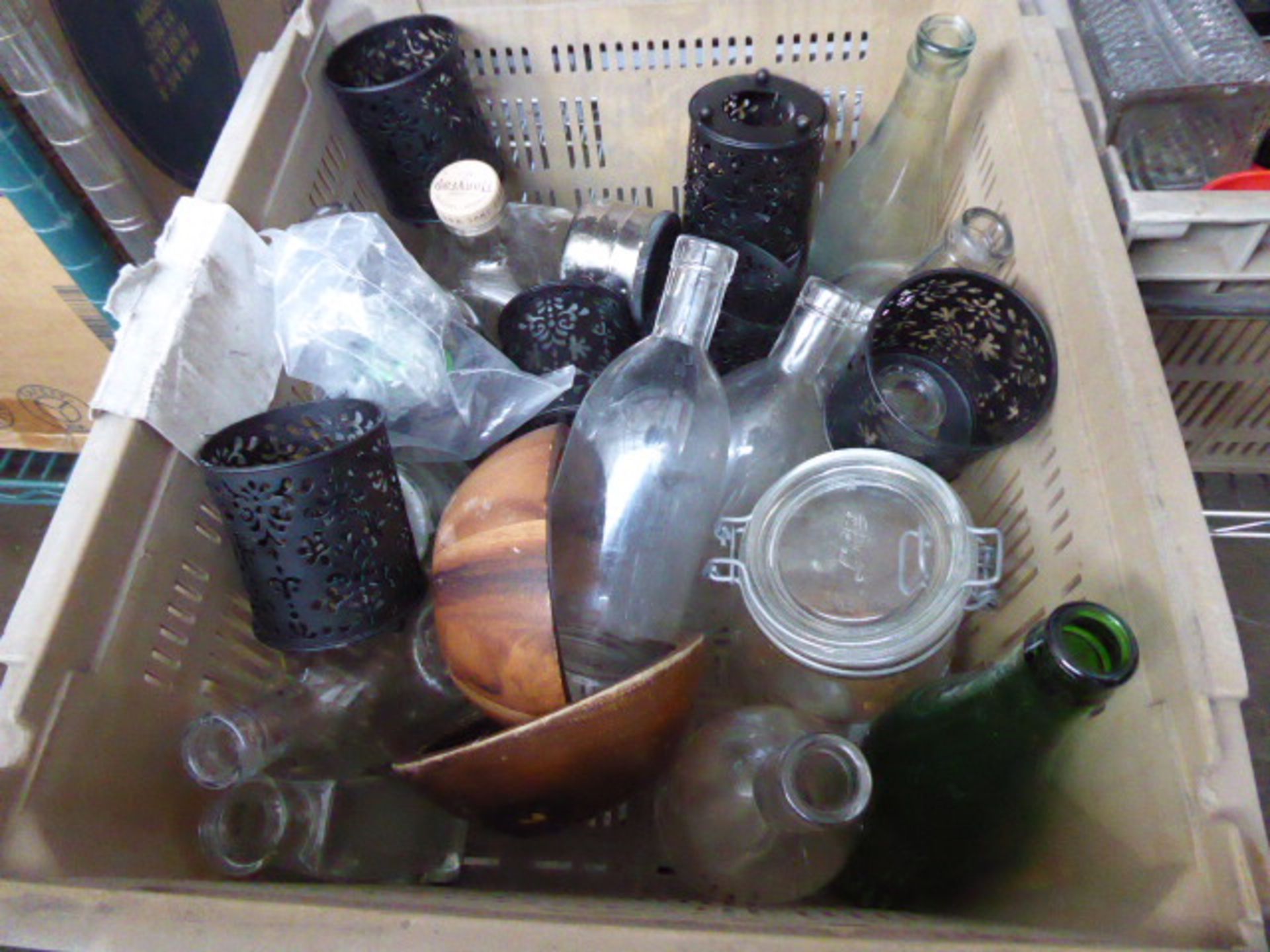 2 plastic stacking crates with assorted decorative items including vases, glassware, tealight - Image 3 of 3