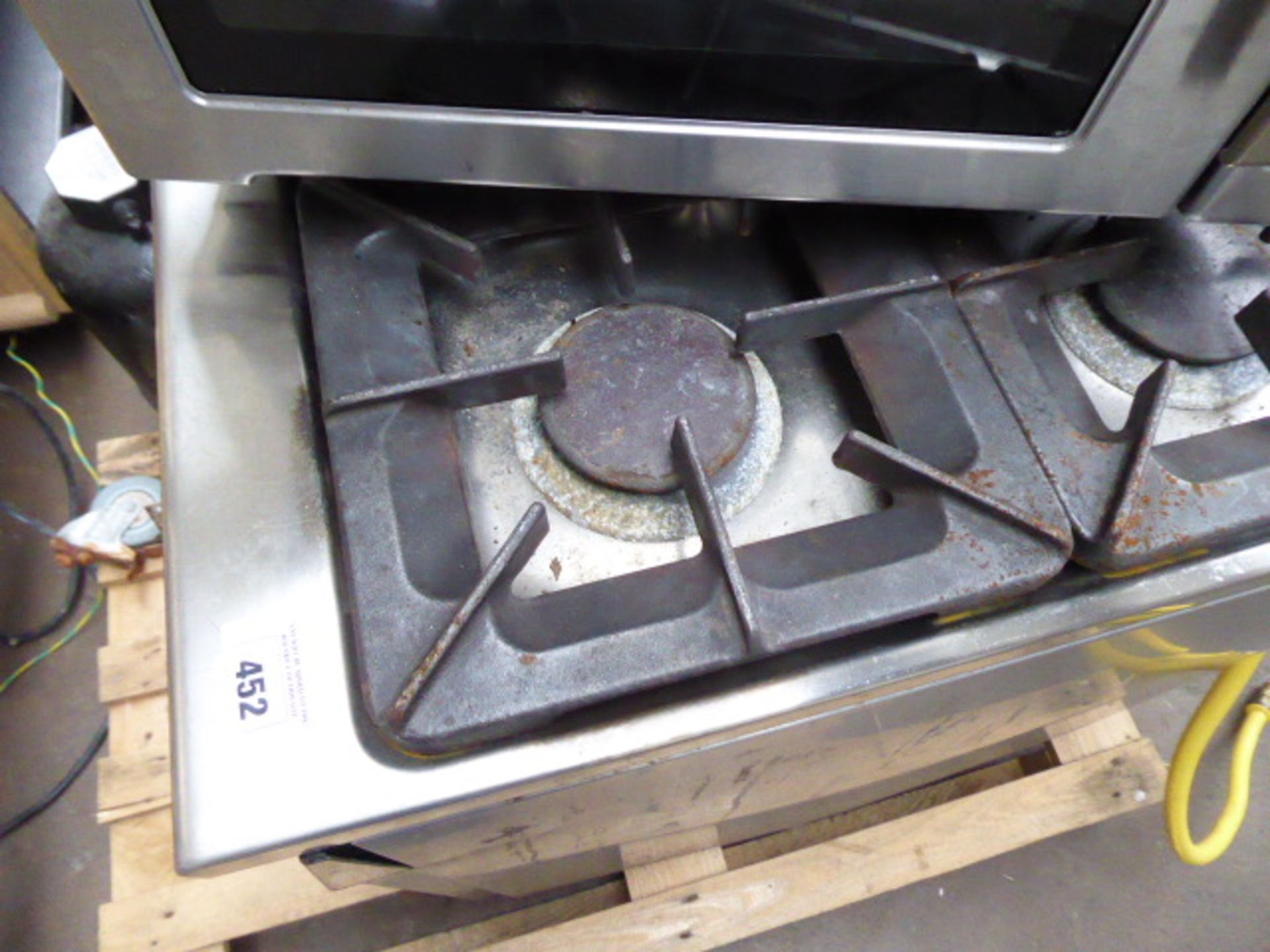 60cm gas Bartlett 4 burner cooker with single door oven under - Image 2 of 2