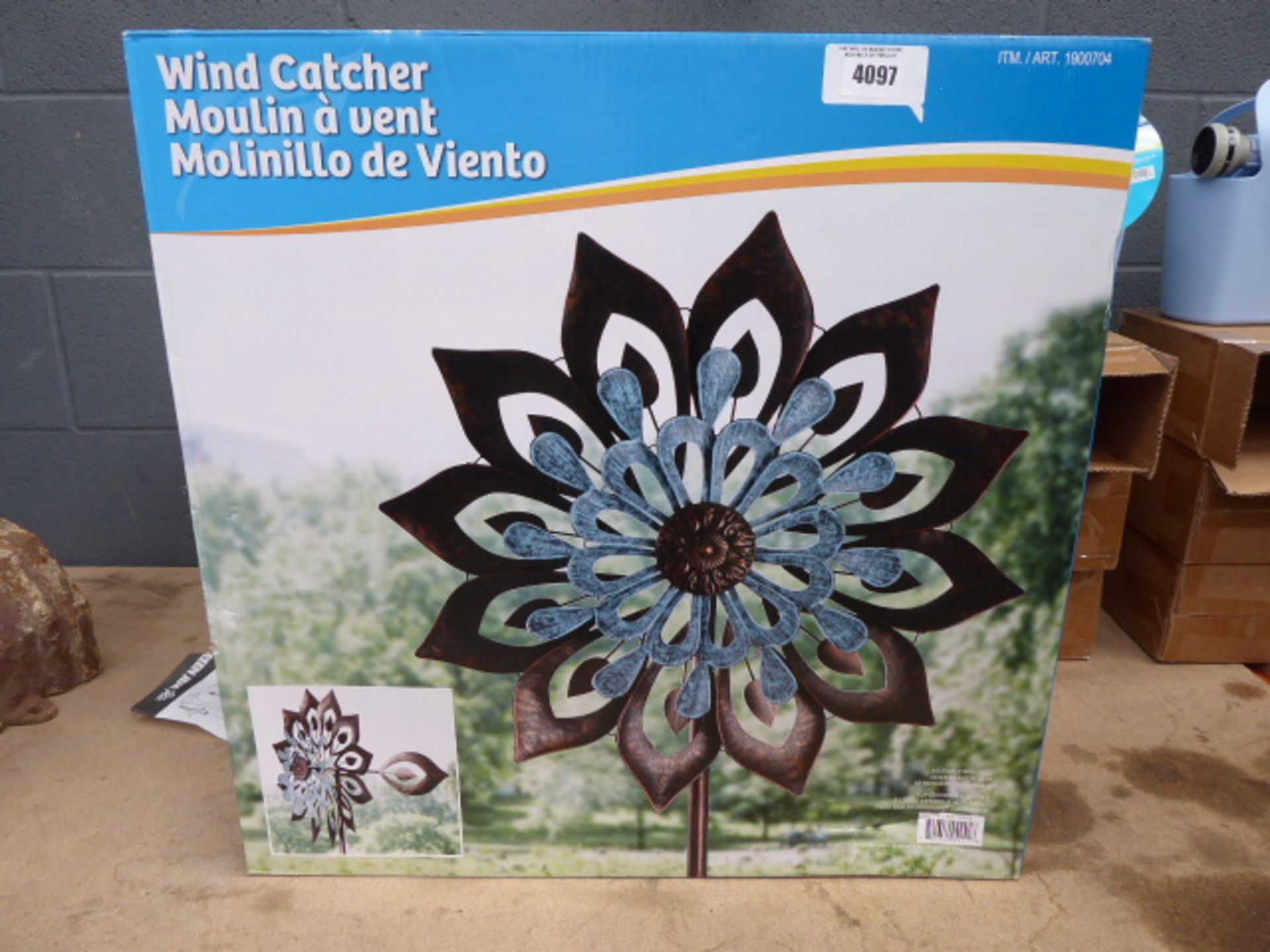 Boxed wind catcher