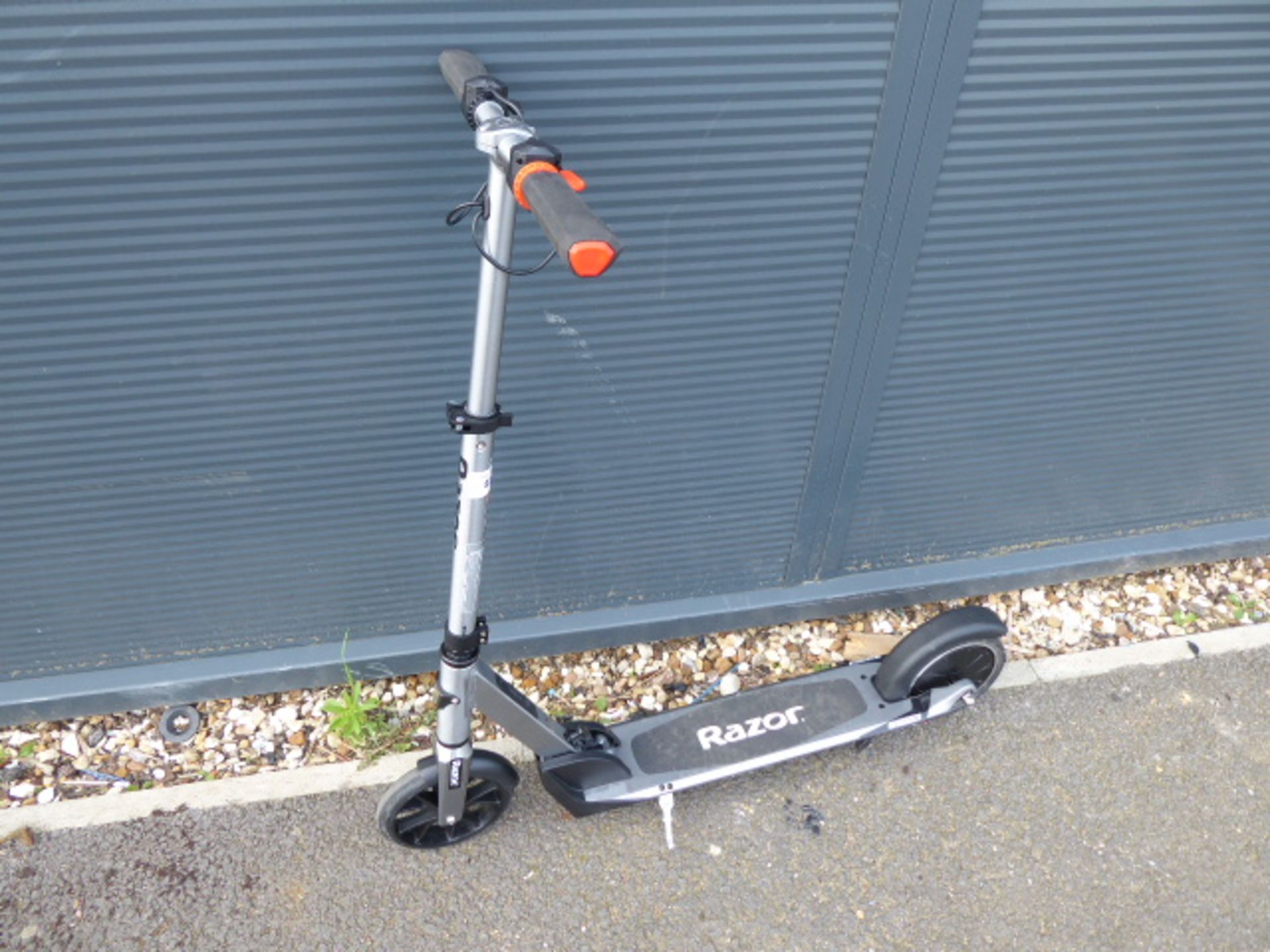 Razor silver electric scooter no charger