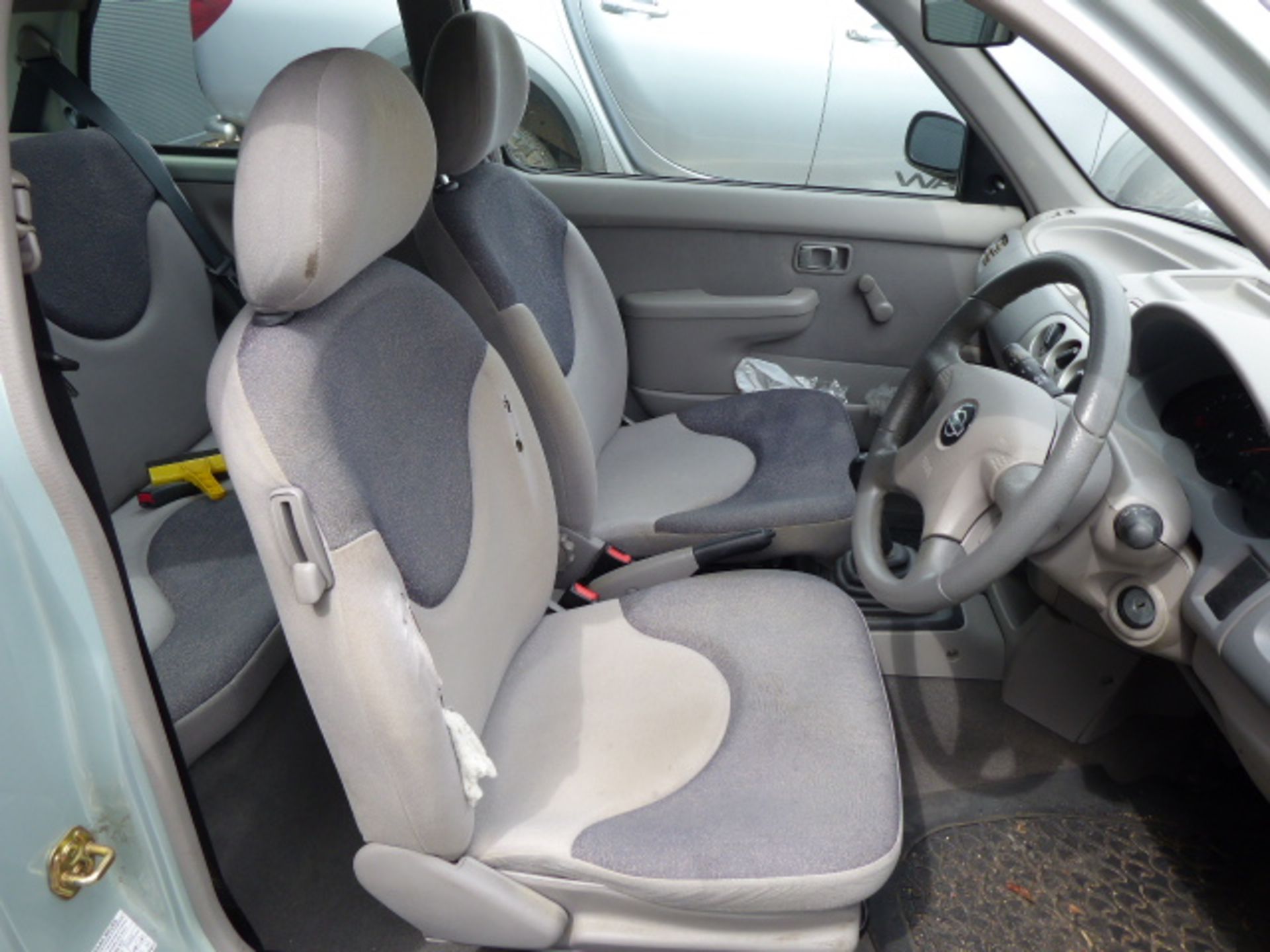 KL02 2MV (2002) Nissan Micra S, 998cc petrol in silver MOT: 7/12/20 - Image 6 of 8