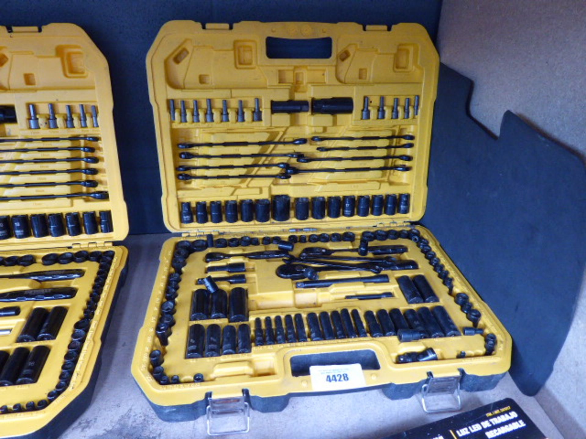 Dewalt socket set (incomplete used)