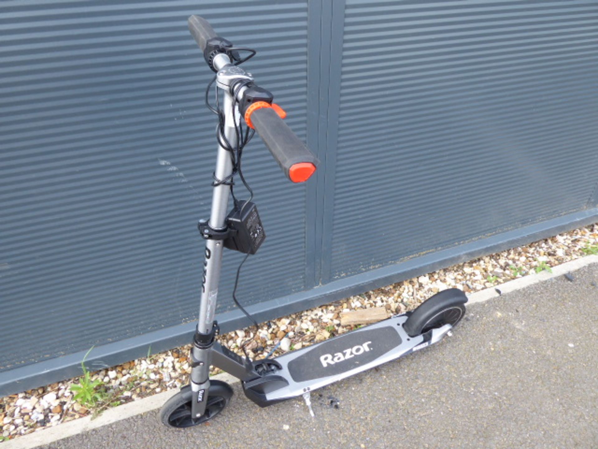 Razor electric scooter with charger