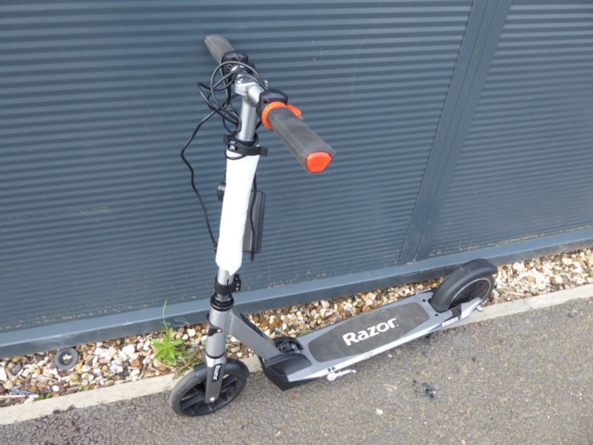 Razor electric scooter with charger