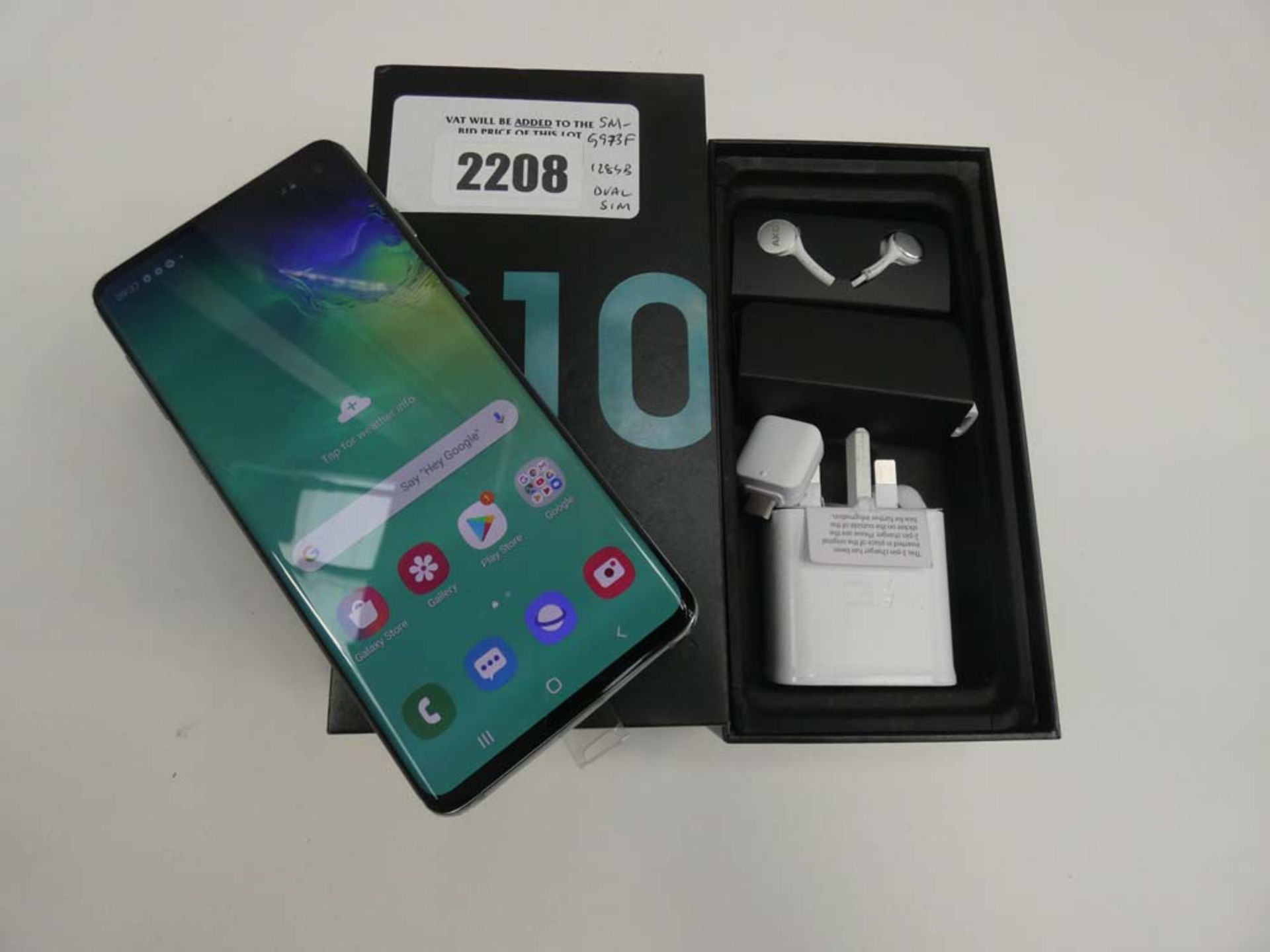 Samsung Galaxy S10 128GB SM-G973F smartphone in box