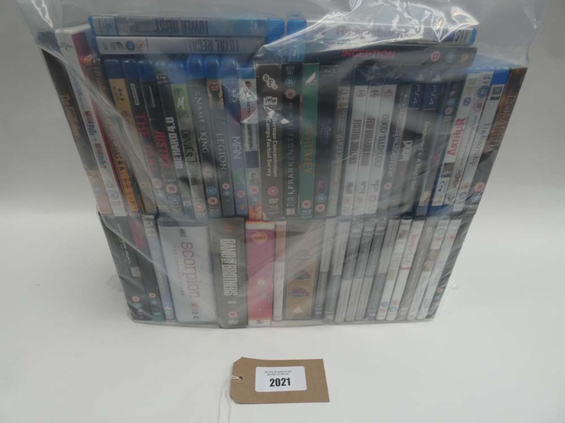 Bag containing quantity of DVD and Blu-Ray films/boxsets