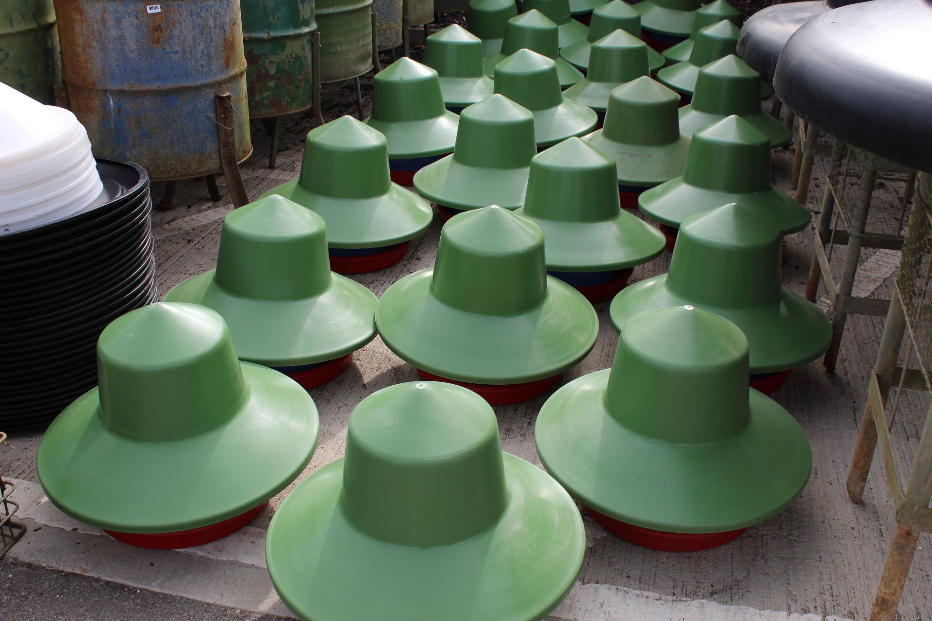 12 x Manola Feeder Outdoor feeders with green top hat covers by Quill Productions - Image 3 of 3