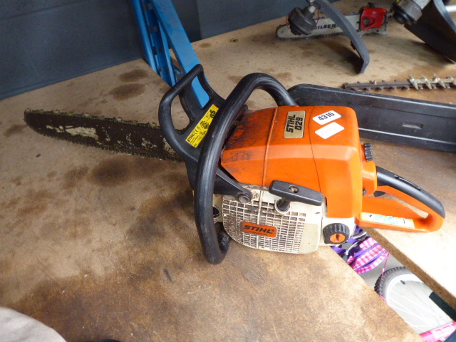 4071 Stihl 829 petrol powered chainsaw