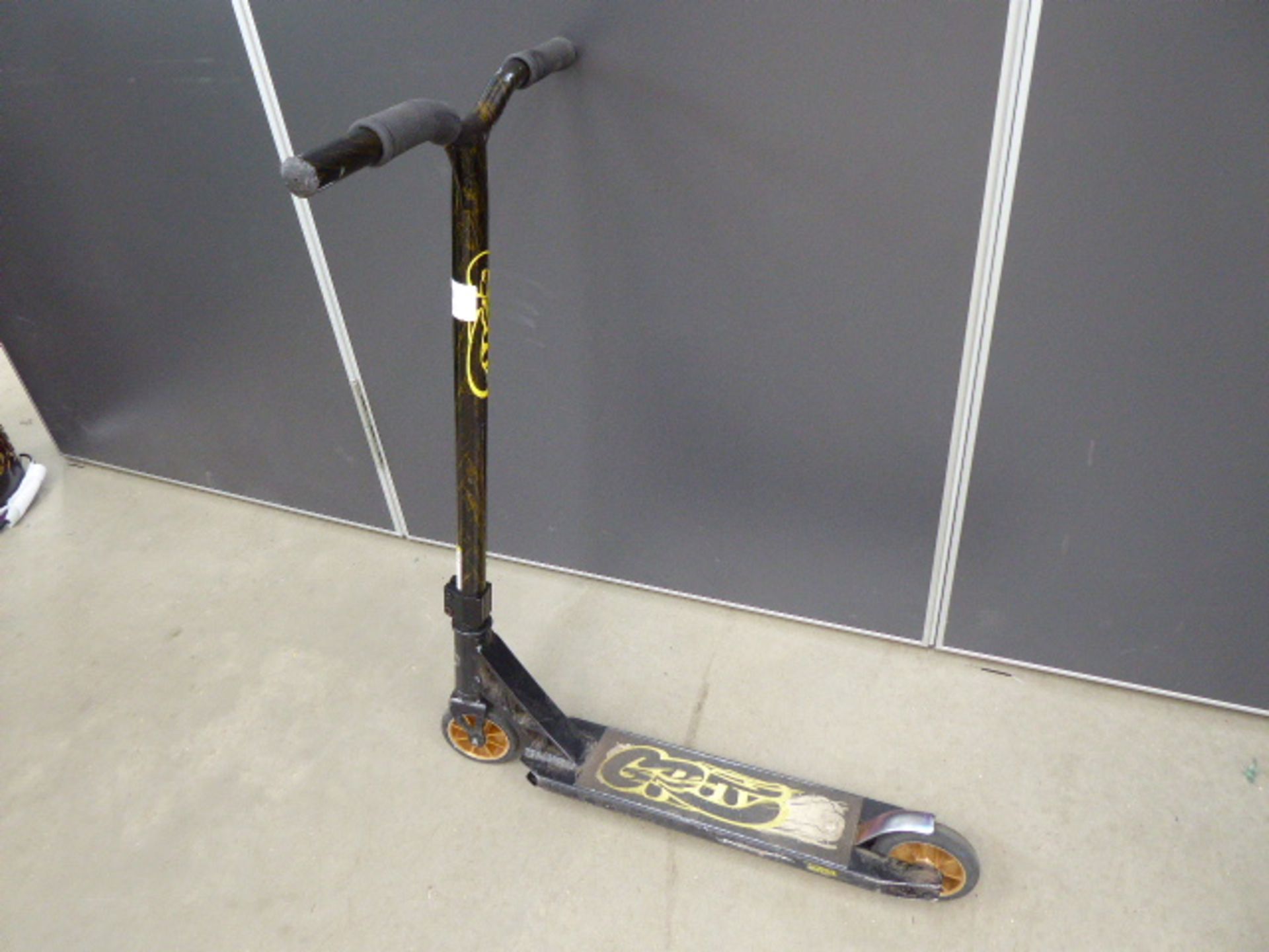Black 2 wheel scooter