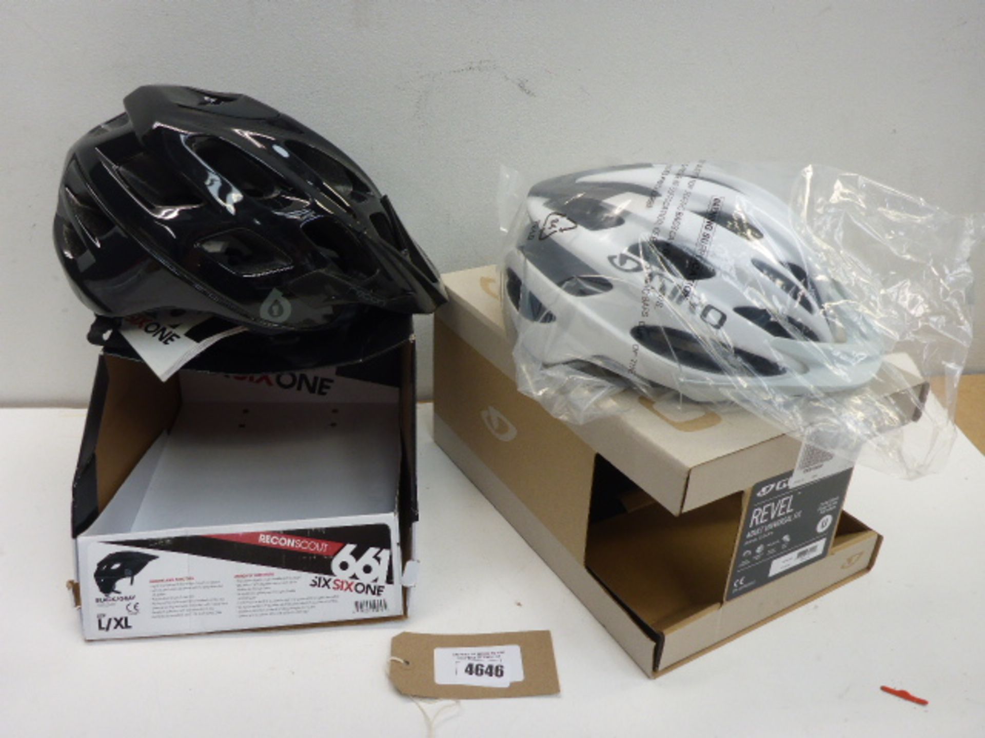 4646 Recon Scout 661 cycle helmet Size L/XL and Revel universal fit cycle helmet