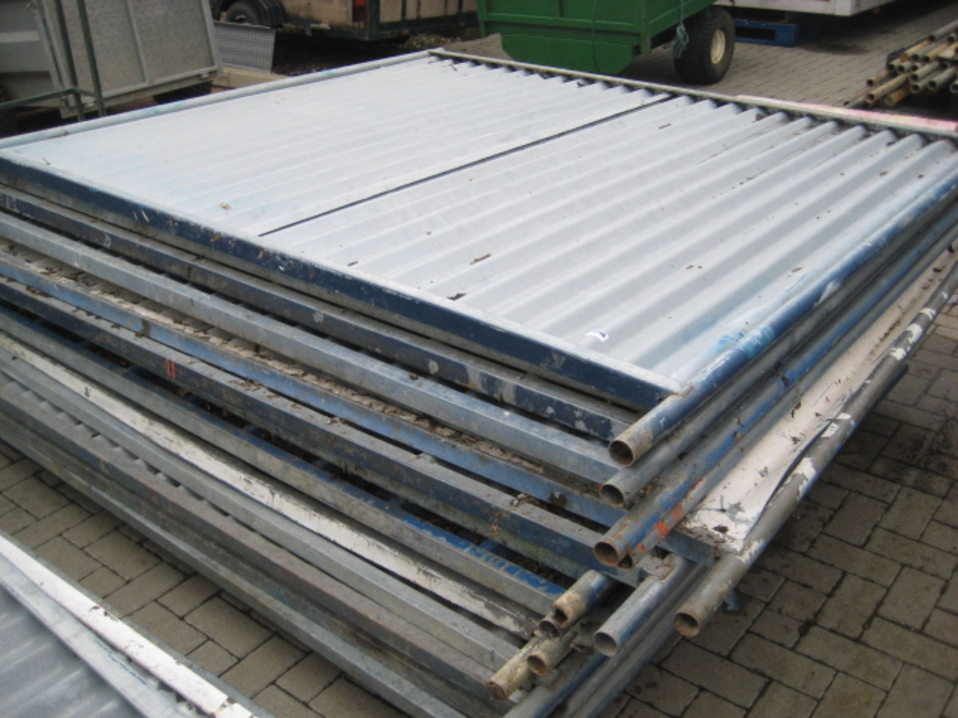 16 panels blue painted Heras solid galvanized security fencing