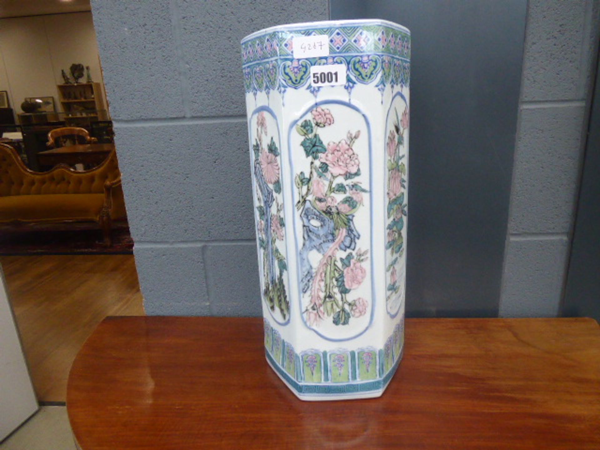 Modern Chinese stick stand decorated in flowers