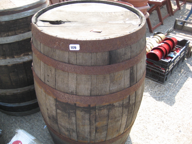 (1190) Wooden metal banded oak barrel