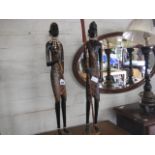 2 African carved figures