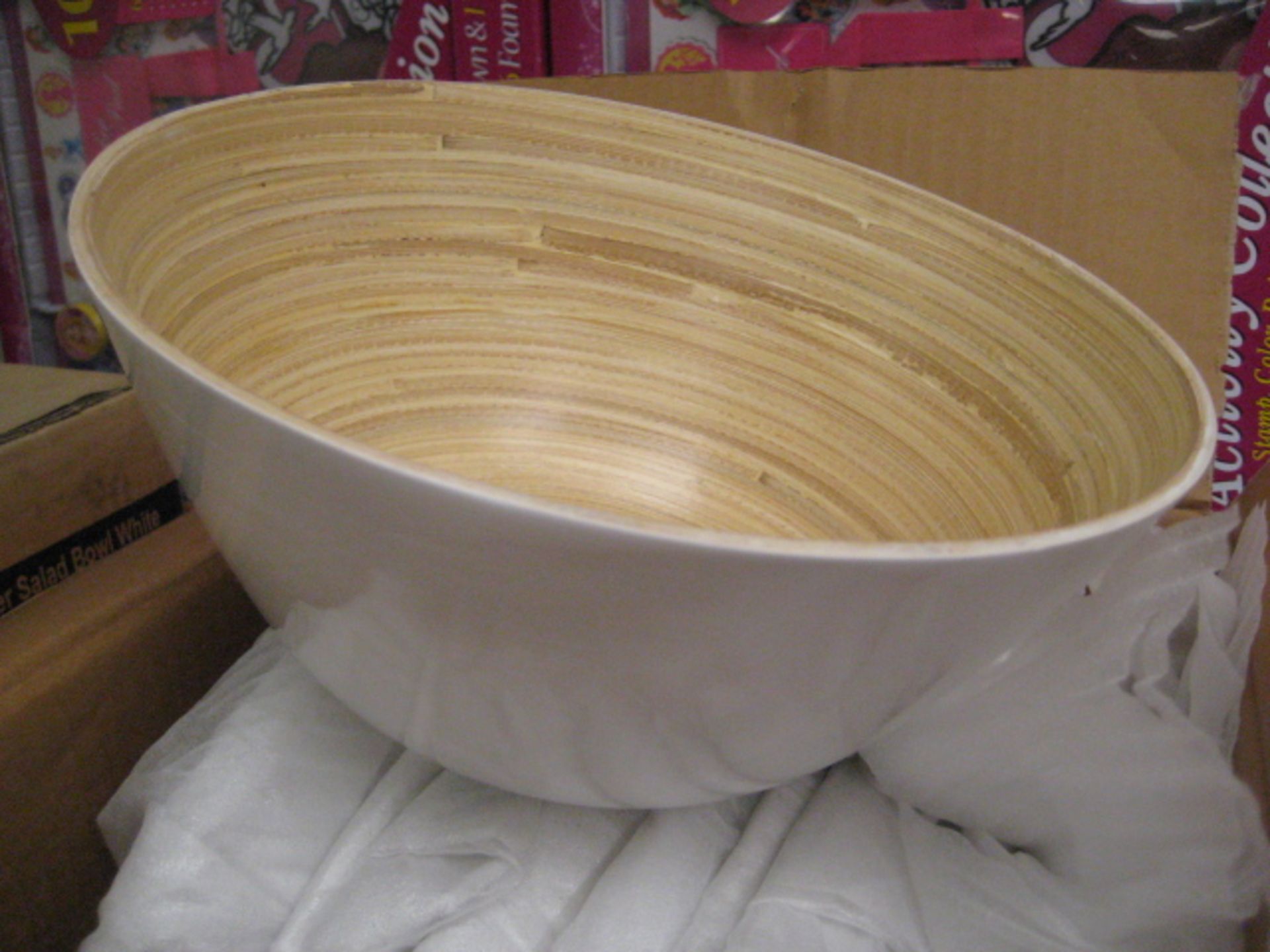 3 boxes of 8 bamboo lacquered salad bowls