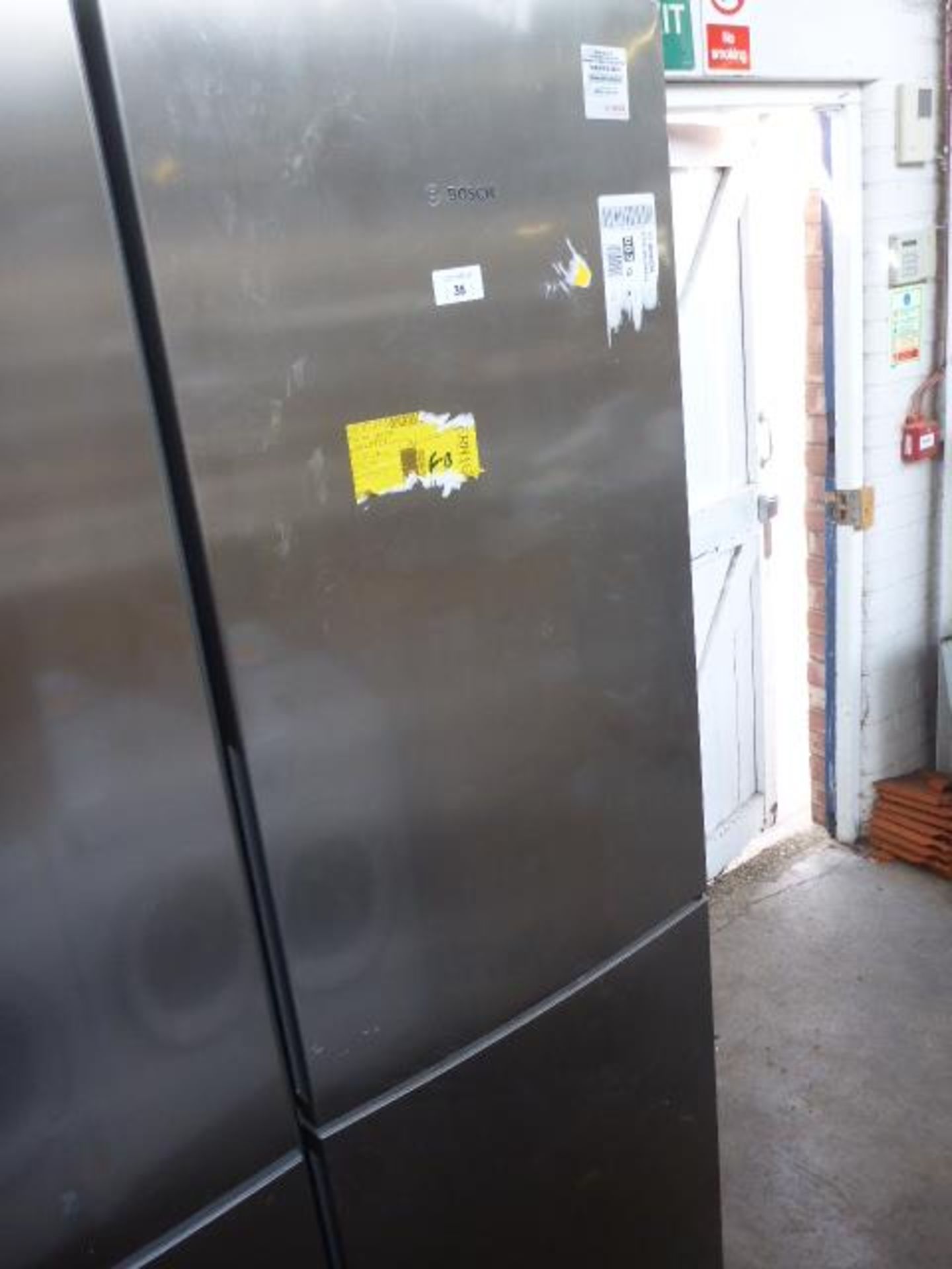 KGE49VI4AGB Bosch Free-standing fridge-freezer