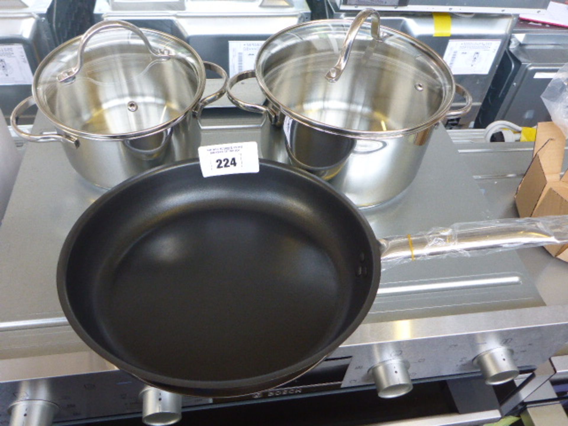 Z943SE0---B Neff Set of 2 pots and 1 pan