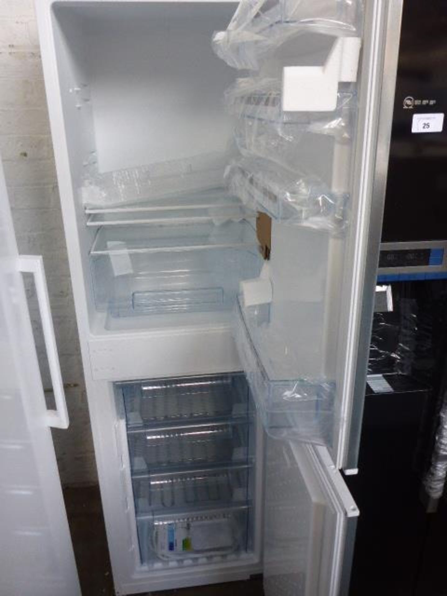 KIV32X23GBB Bosch Built-in automatic fridge-freezer - Image 2 of 2