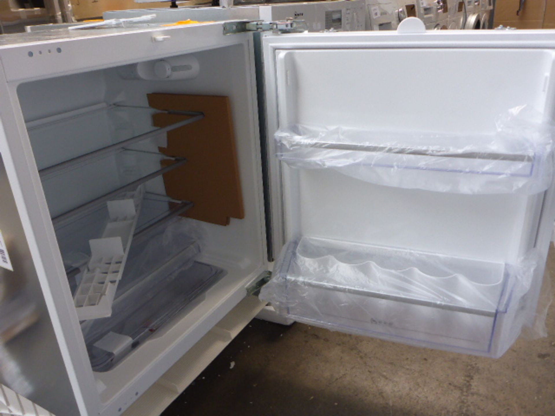 K4316XFF0GB Neff Built-in larder fridge - Image 2 of 2